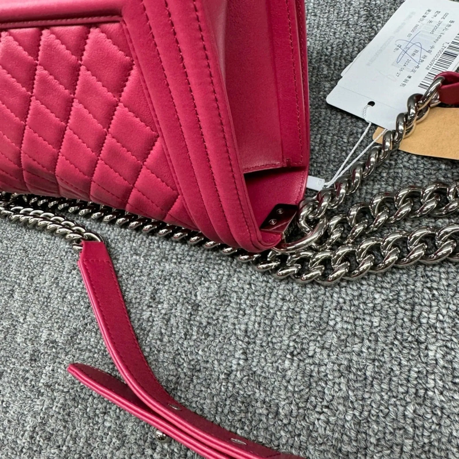 100%  Authentic CHANEL Boy Leather Shoulder Bag