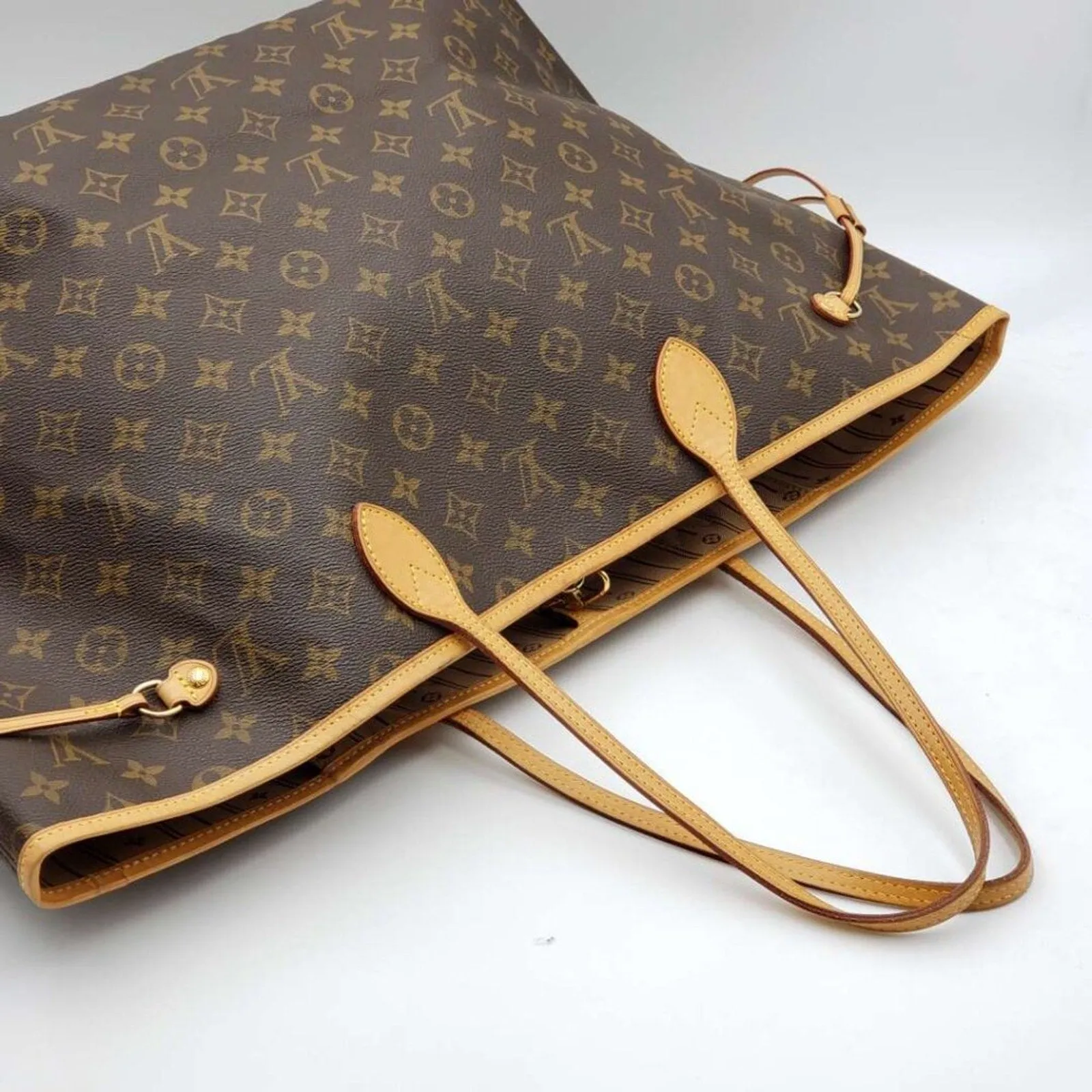 100% Authentic Louis Vuitton Neverfull GM Brown Monogram Canvas Shoulder Bag