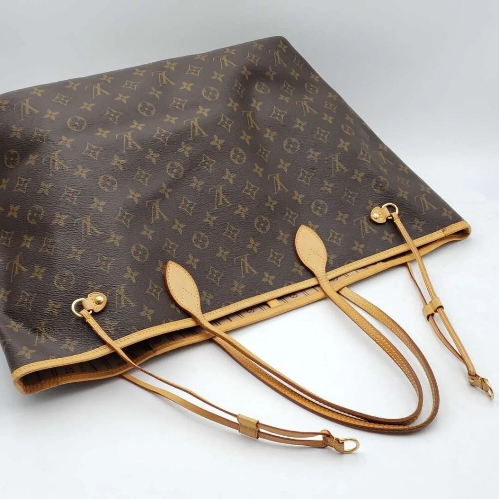 100% Authentic Louis Vuitton Neverfull GM Brown Monogram Canvas Shoulder Bag