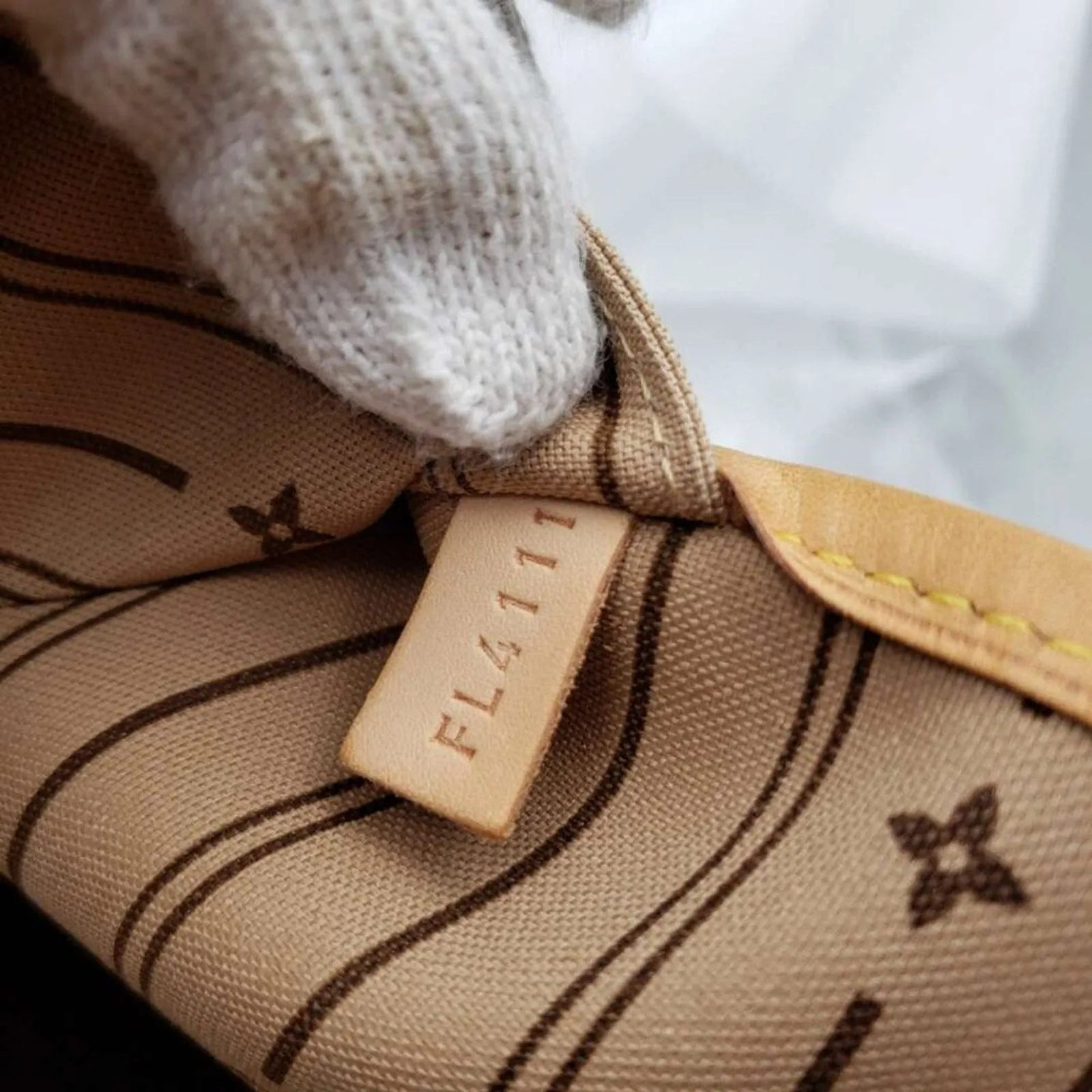 100% Authentic Louis Vuitton Neverfull GM Brown Monogram Canvas Shoulder Bag
