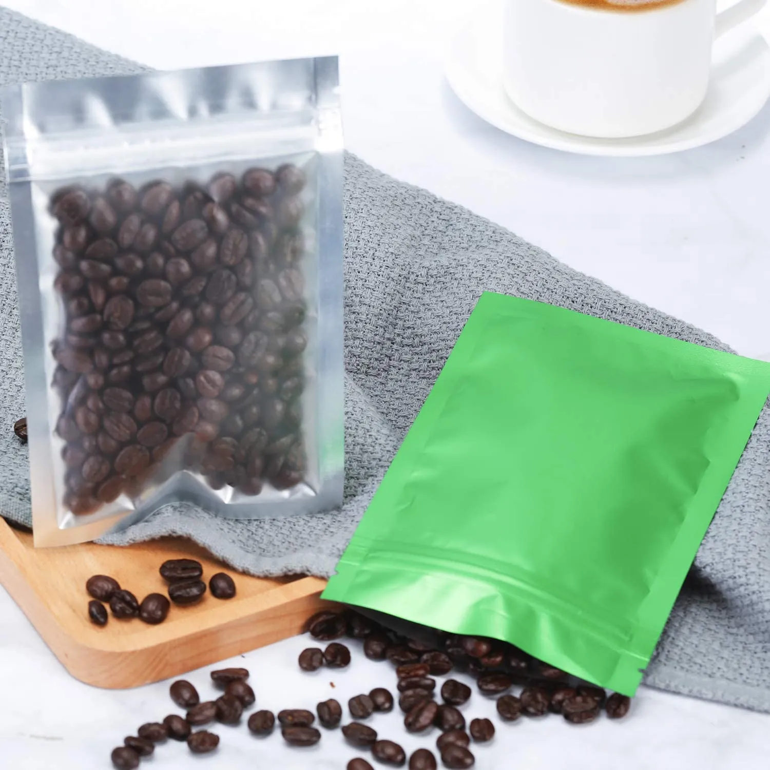 100 Pieces Resealable Smell Proof Bags Foil Pouch Bag Flat Ziplock Bag for Party Favor Food Storage (Green, 4 x 6 Inch)