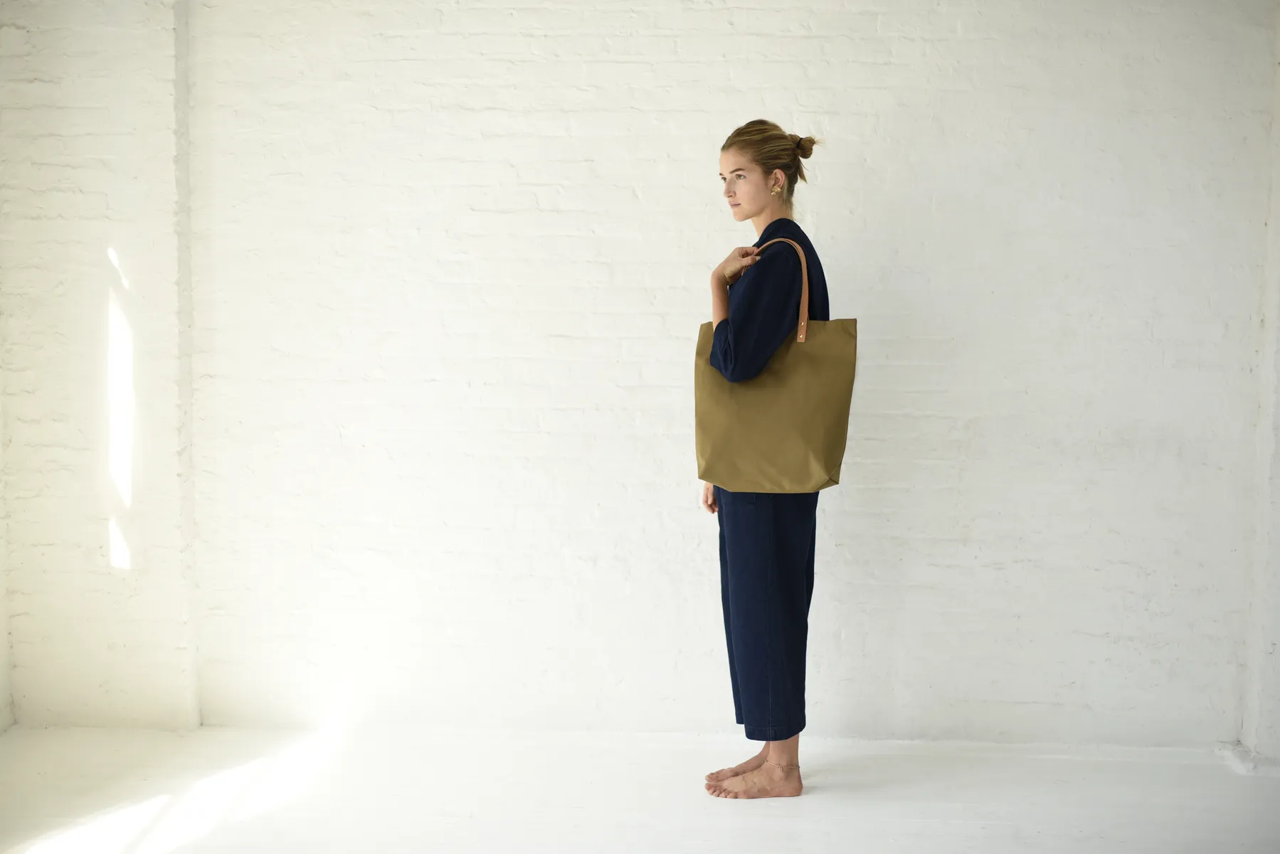 8.6.4 Design Small Nylon Tote Coyote Brown