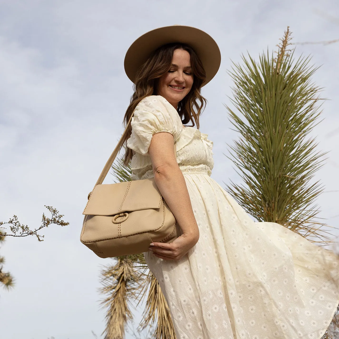 Austin Shoulder Bag In Pebbled Leather - Linen