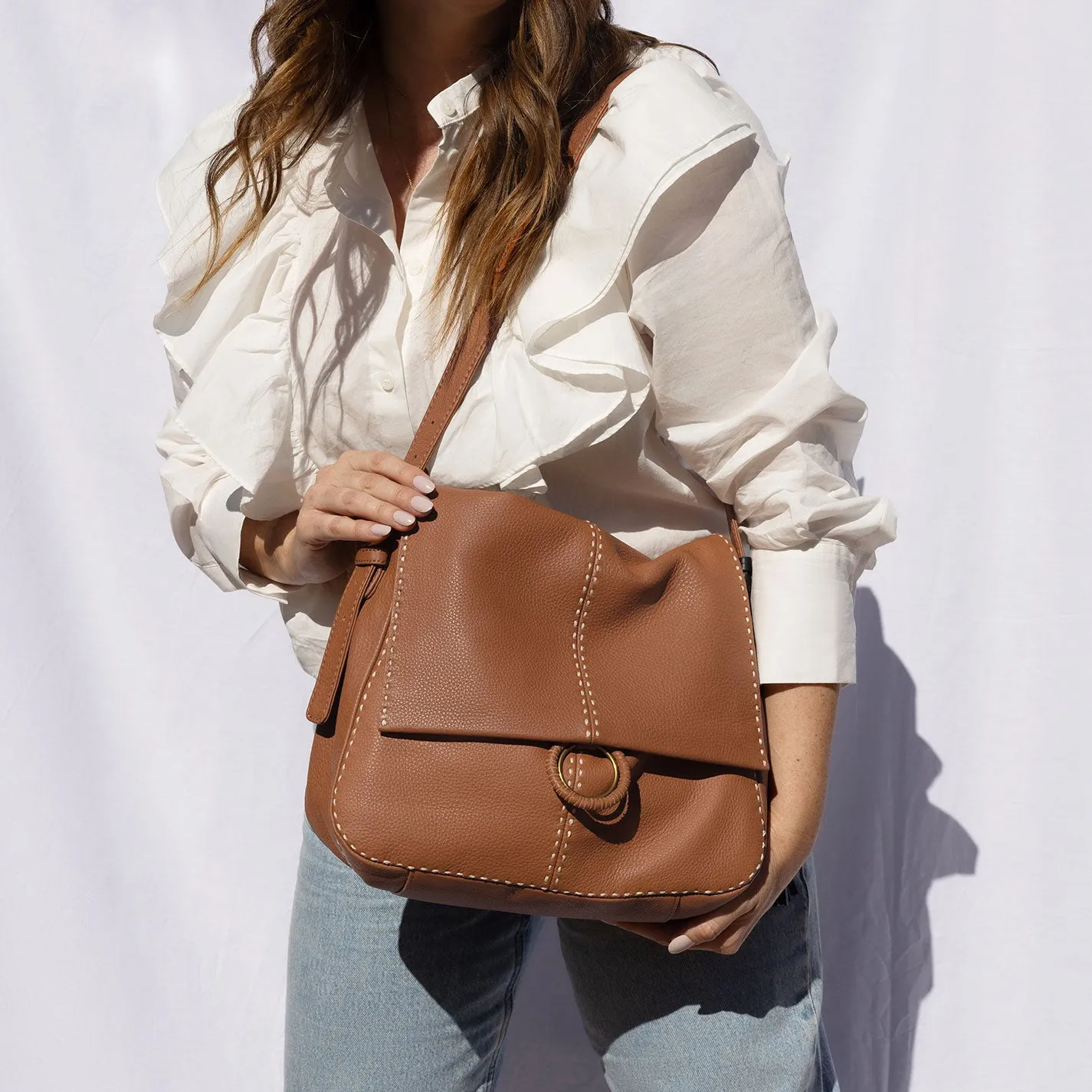 Austin Shoulder Bag In Pebbled Leather - Warm Honey