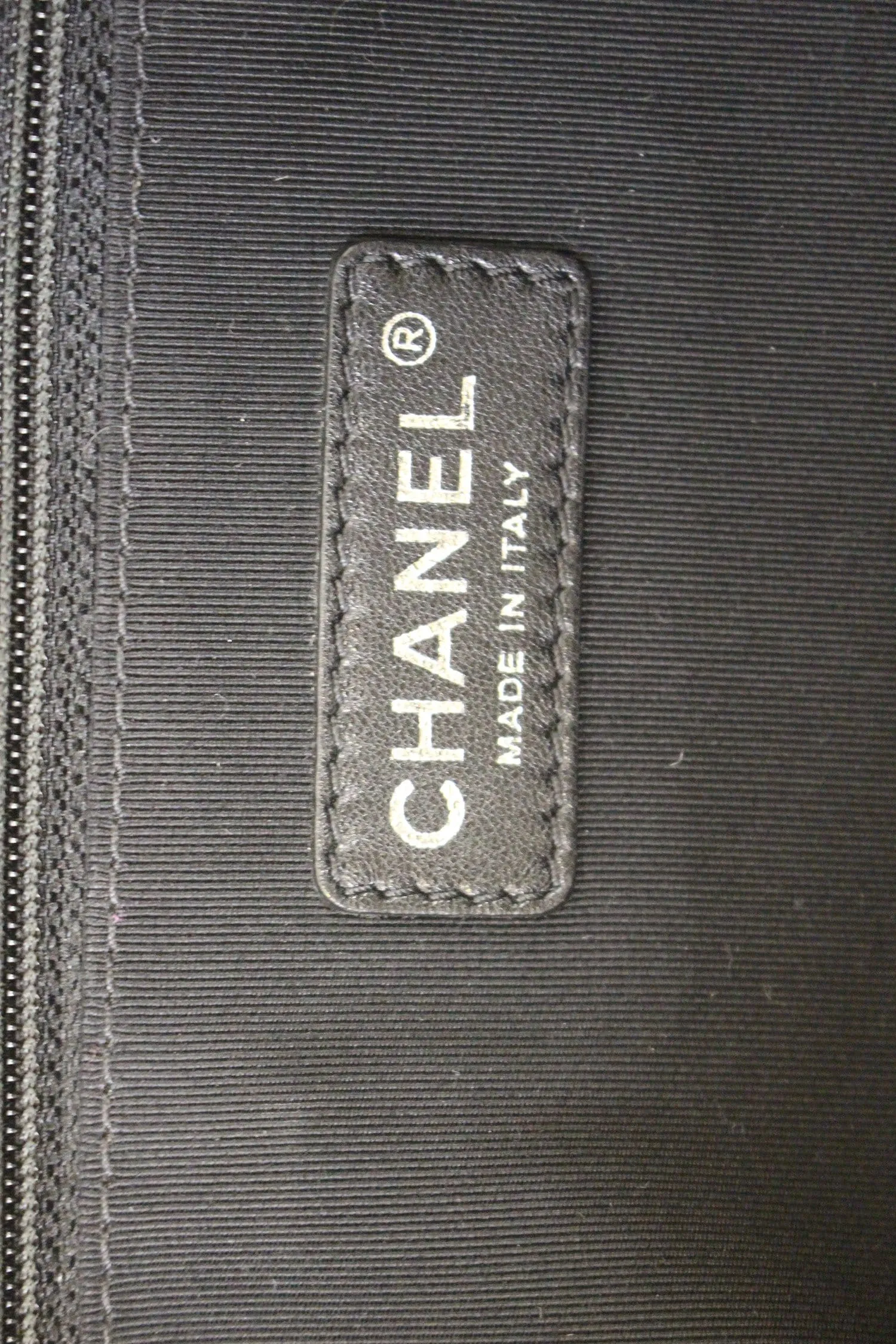 CHANEL Caviar Ombre Jumbo Single Flap Blanc White Shoulder Bag
