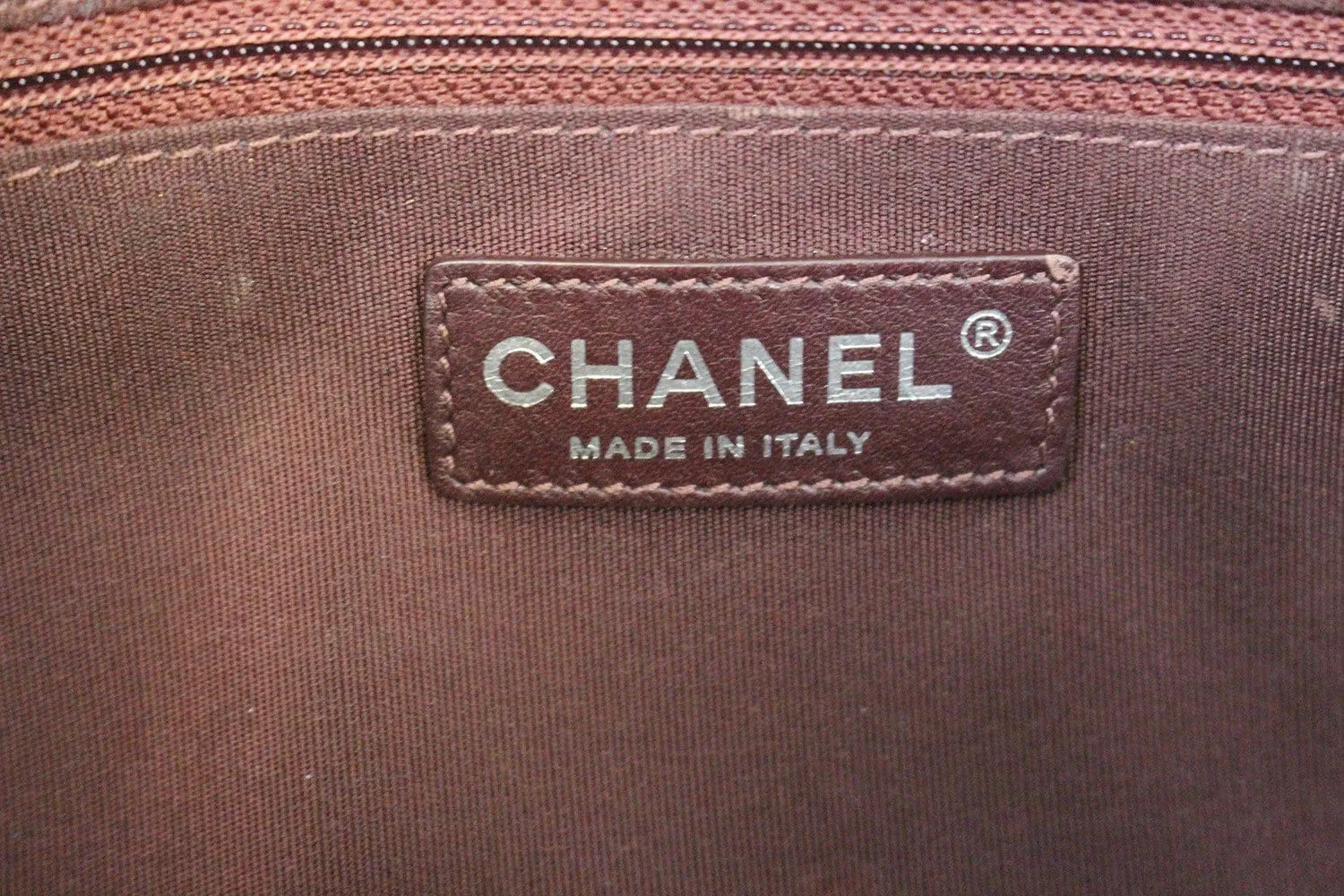 CHANEL Matelasse Black Calfskin Leather Shoulder Bag