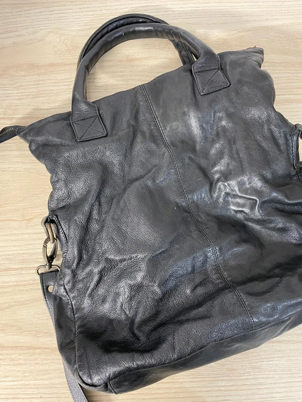 danier soft hobo fold over leather purse