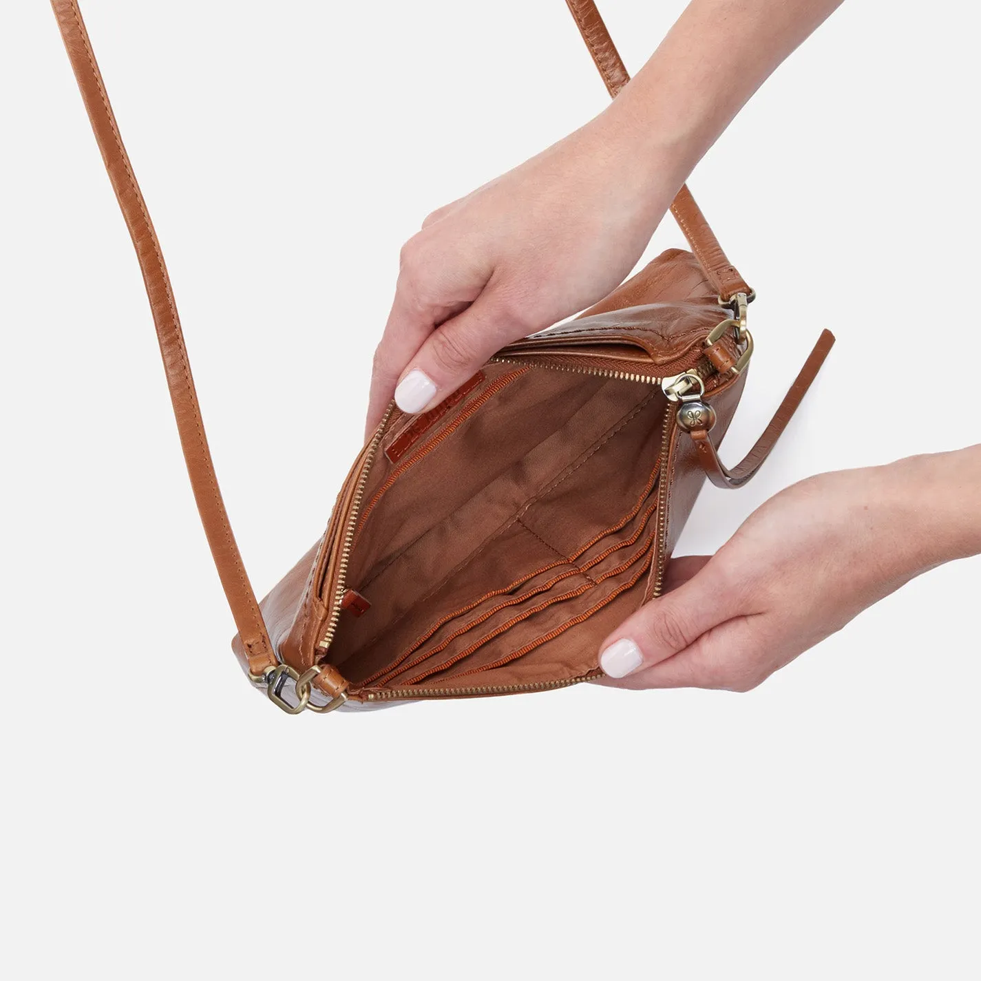Darcy Crossbody In Polished Leather - Truffle