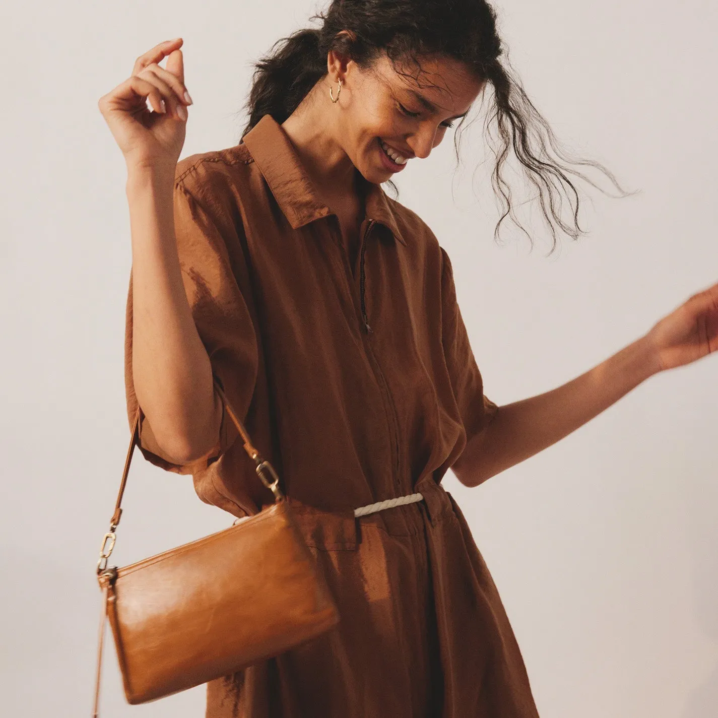 Darcy Crossbody In Polished Leather - Truffle