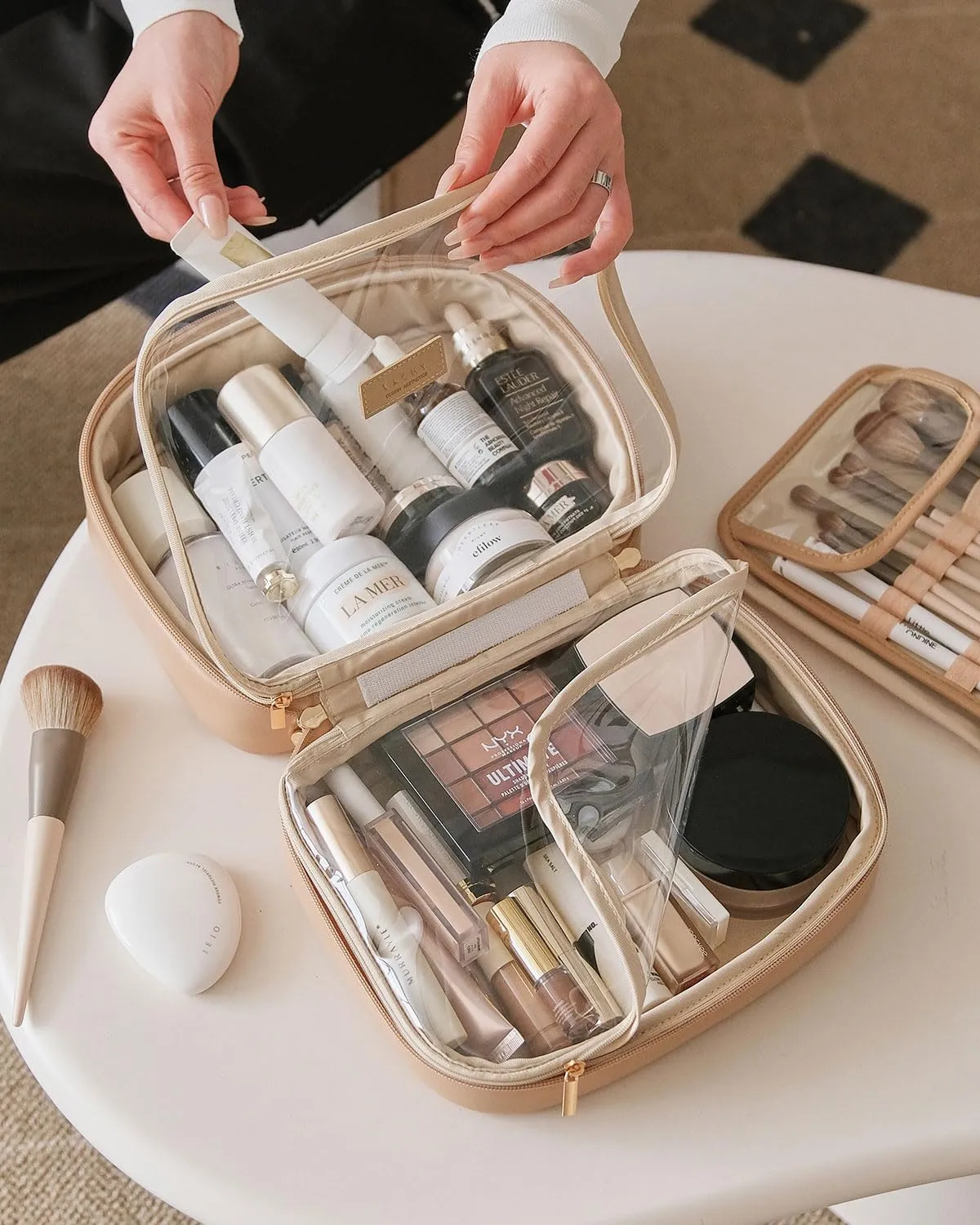 EACHY Travel Makeup Bag, Large Capacity Cosmetic Bags for Women, Waterproof PU Make Up Bag with Makeup Brush Organizer (Beige)