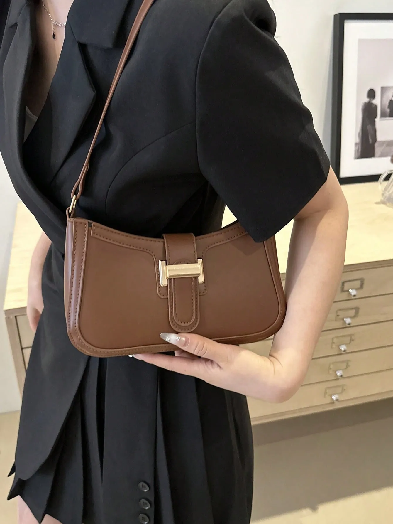 Elegant Crescent-Shaped Shoulder Bag - Coffee Brown