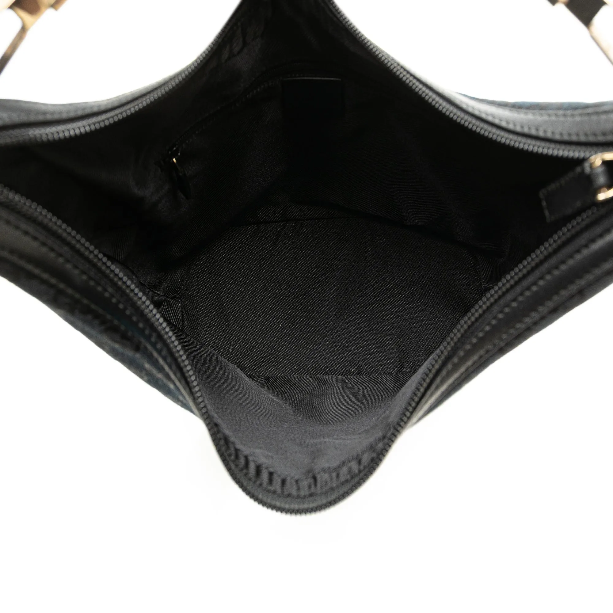 GG Canvas Shoulder Bag