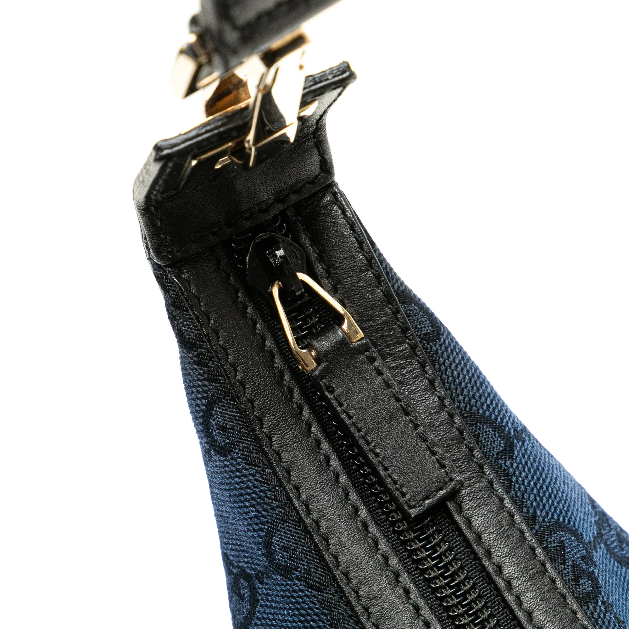 GG Canvas Shoulder Bag