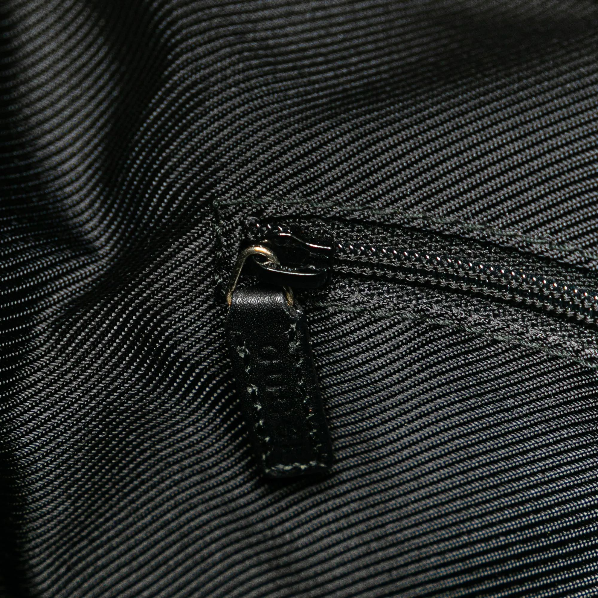GG Canvas Shoulder Bag