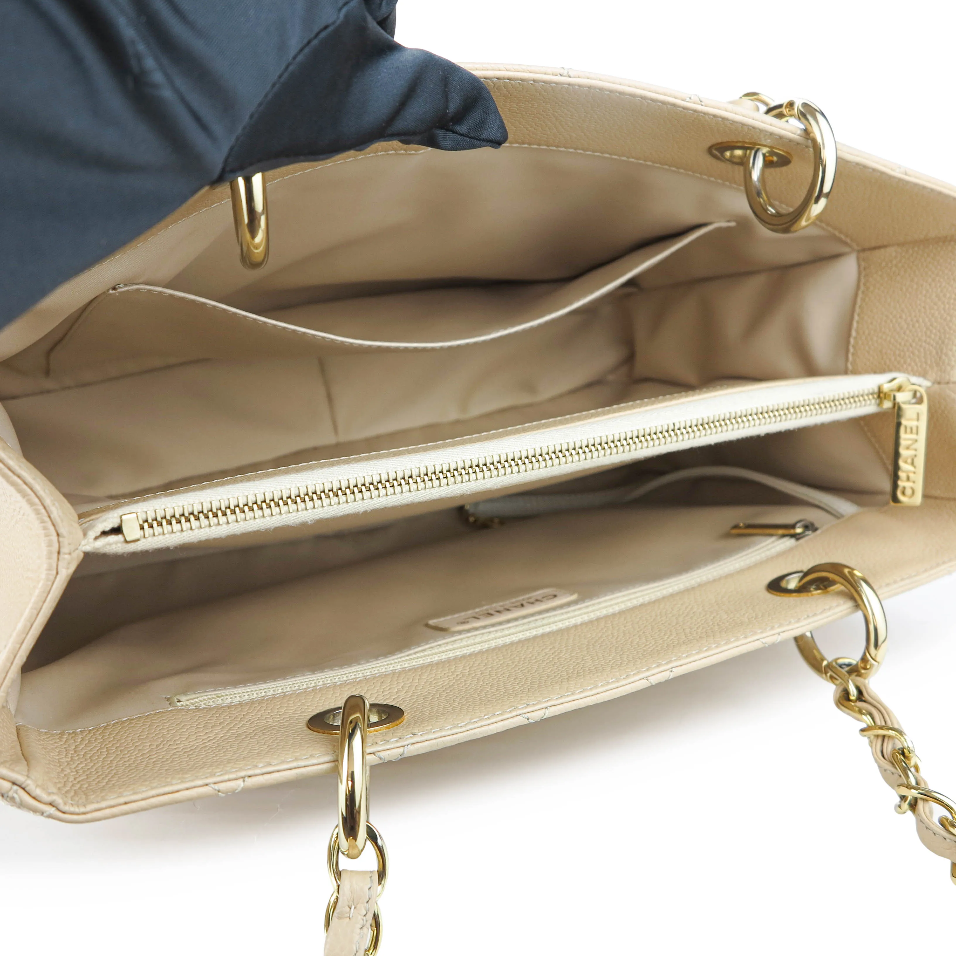 Grand Shopping Tote GST in Beige Caviar