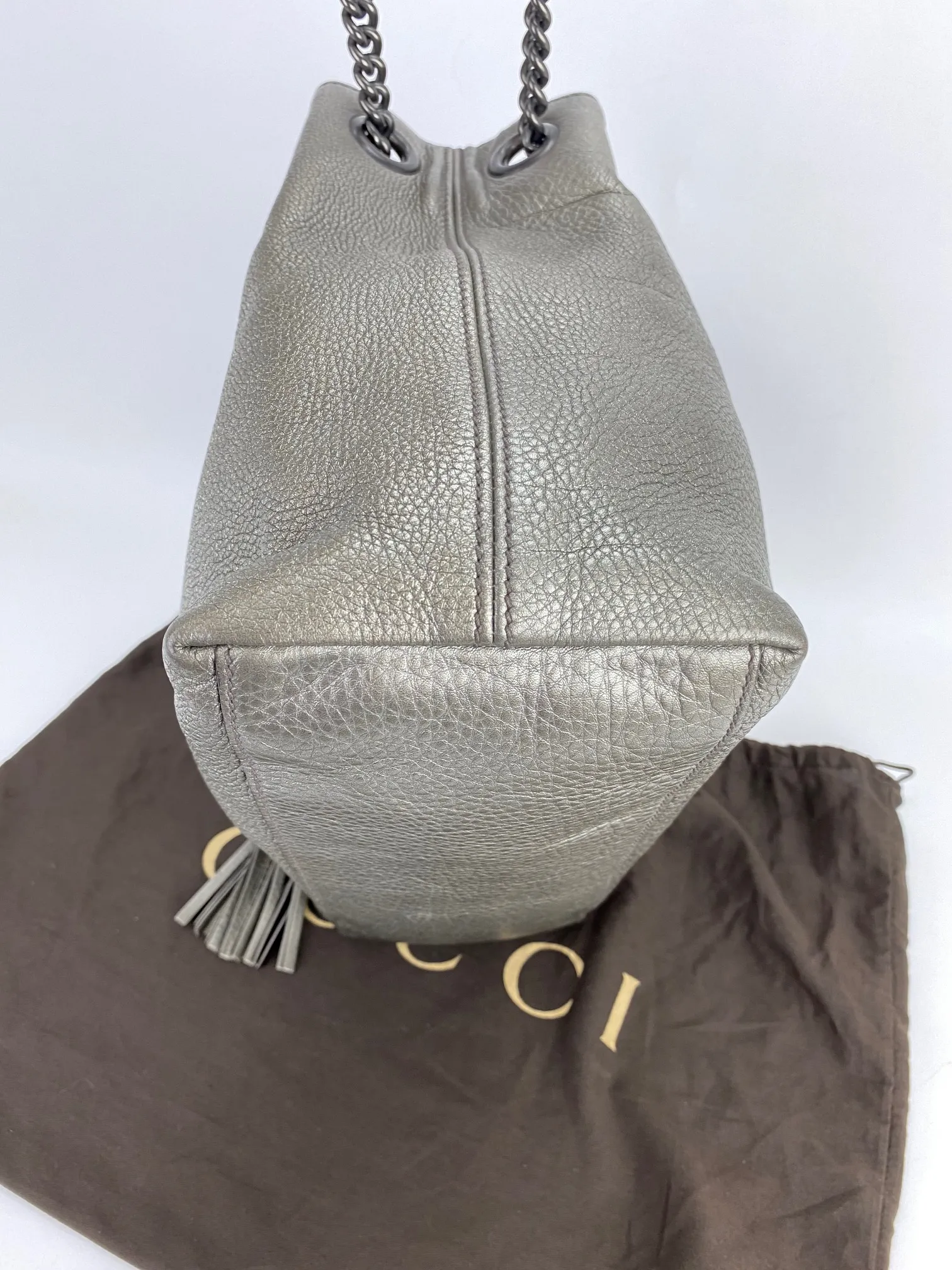 Gucci Metallic Pewter Pebbled Soho Medium Chain Tote Shoulder Hobo bag