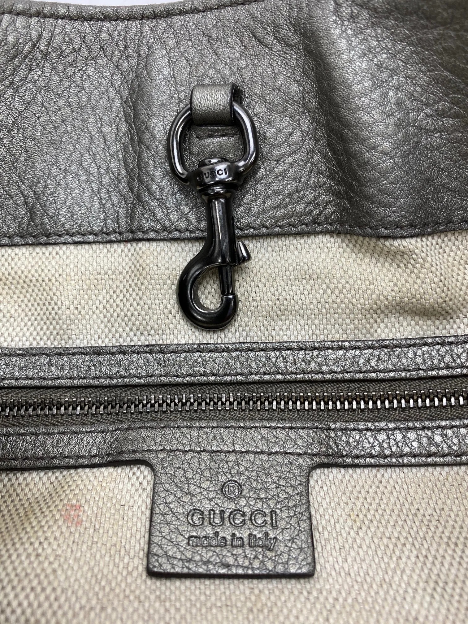 Gucci Metallic Pewter Pebbled Soho Medium Chain Tote Shoulder Hobo bag