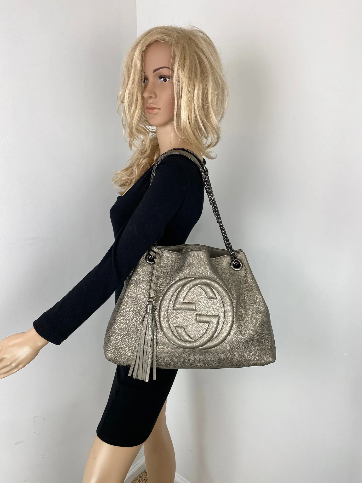 Gucci Metallic Pewter Pebbled Soho Medium Chain Tote Shoulder Hobo bag