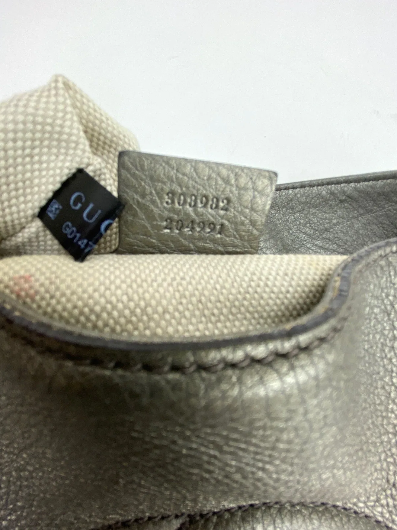 Gucci Metallic Pewter Pebbled Soho Medium Chain Tote Shoulder Hobo bag