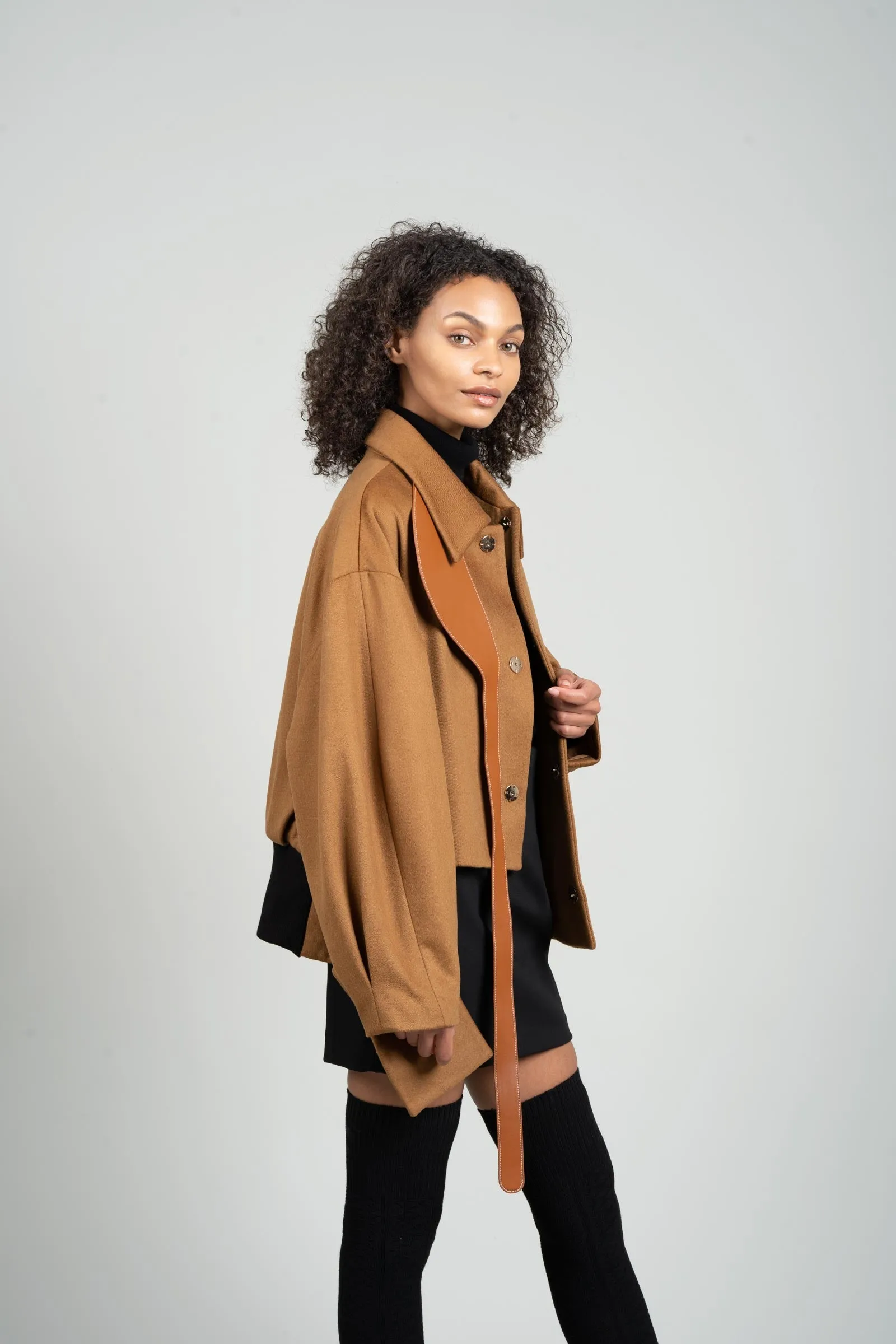 JL070A GV-cut Vegan Leather Detailed Jacket