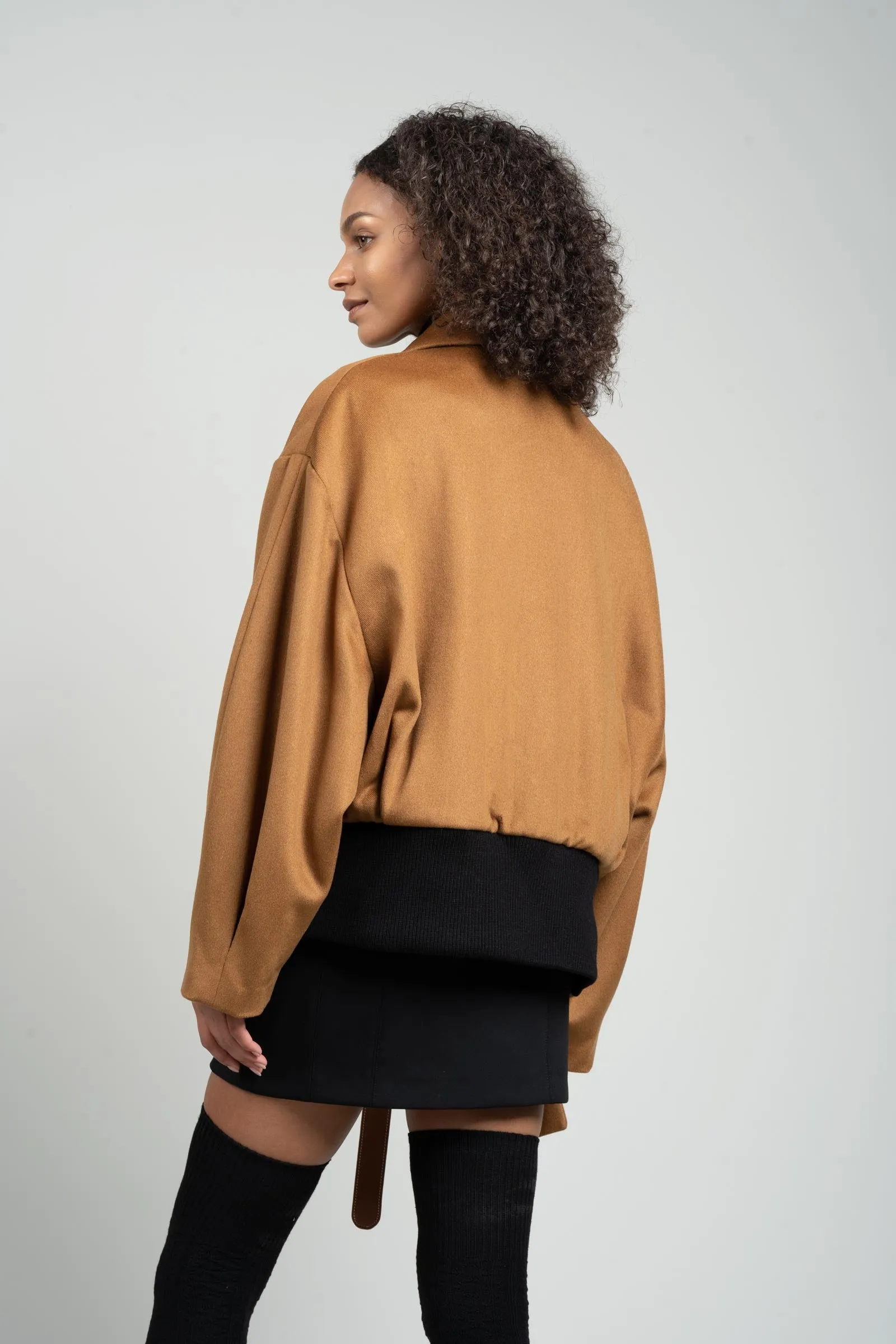 JL070A GV-cut Vegan Leather Detailed Jacket