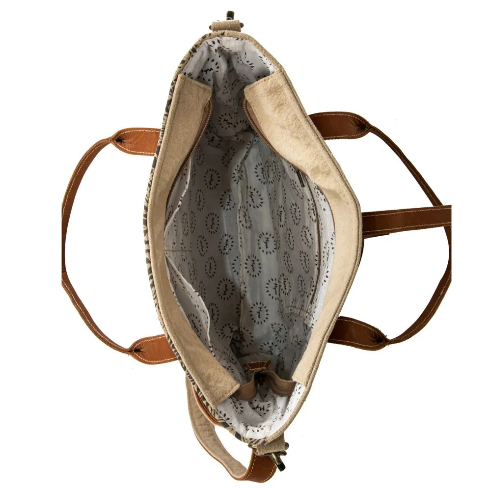 Le Medallion Vintage Cut Shoulder Bag