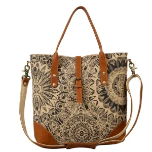 Le Medallion Vintage Cut Shoulder Bag