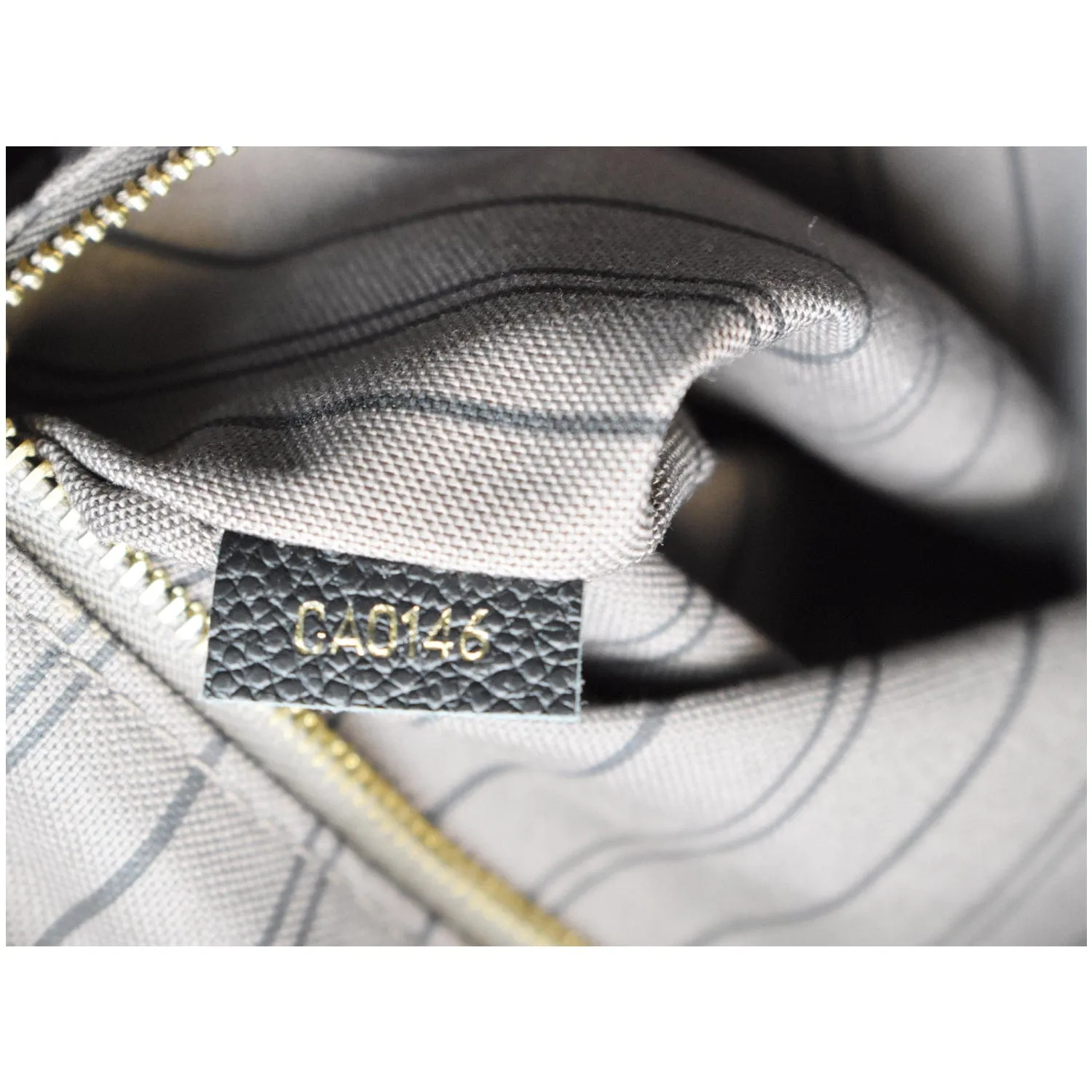 LOUIS VUITTON Artsy MM Empreinte Leather Shoulder Bag Black
