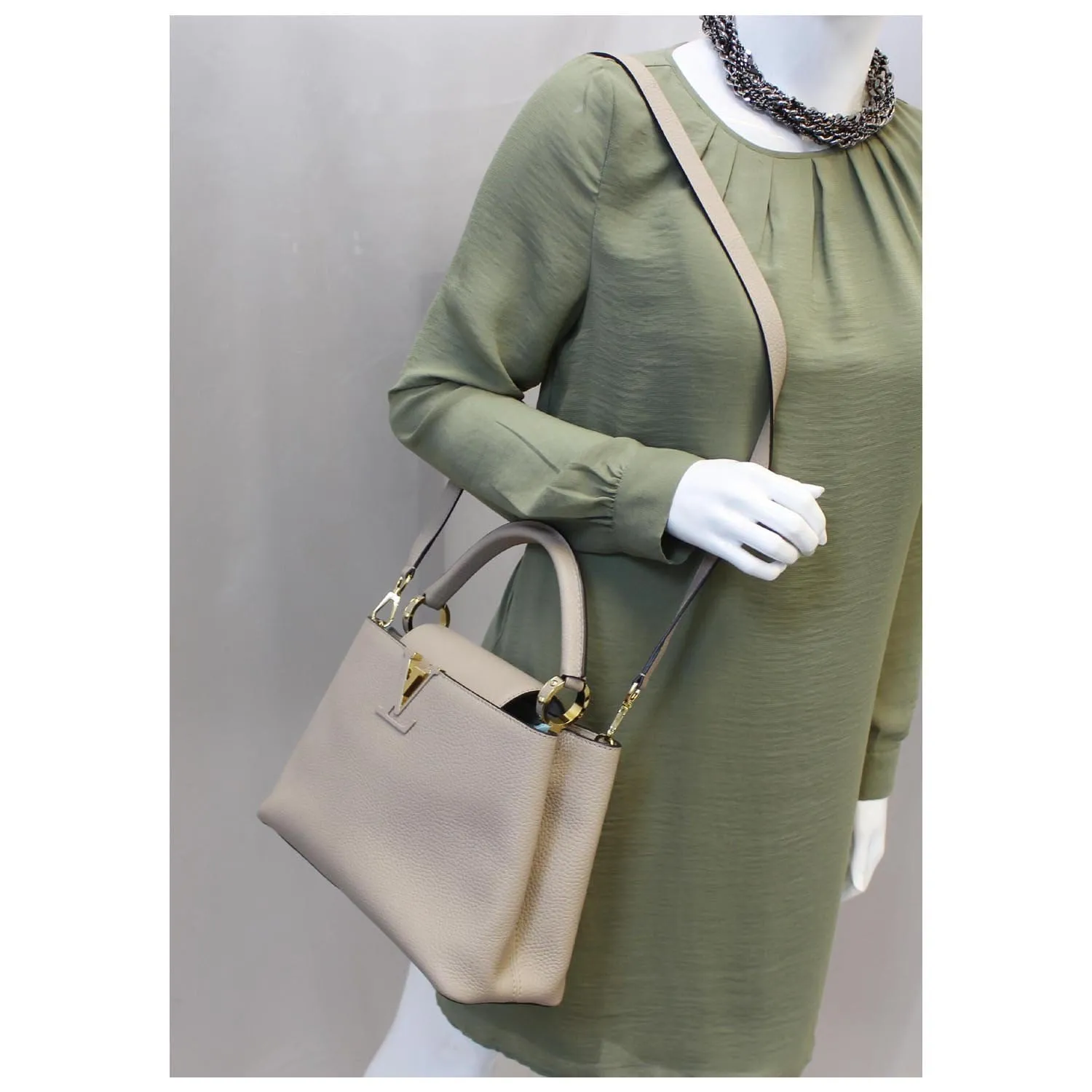 LOUIS VUITTON Capucines PM Taurillon Leather Shoulder Bag Galet