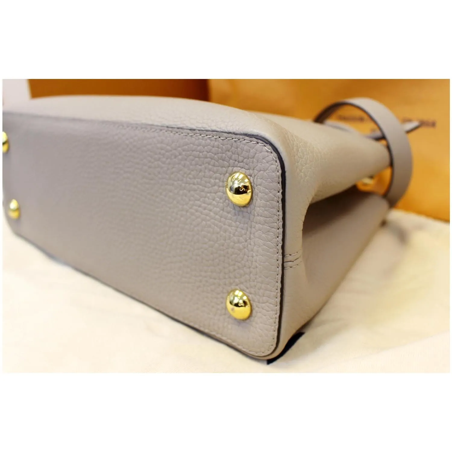 LOUIS VUITTON Capucines PM Taurillon Leather Shoulder Bag Galet
