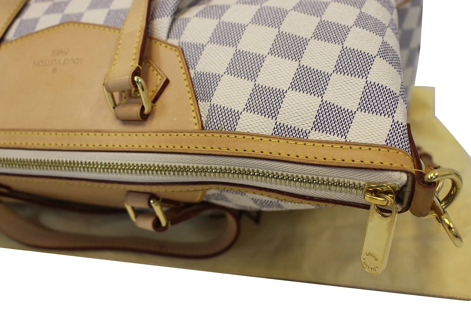 LOUIS VUITTON Damier Azur Siracusa GM White Shoulder Bag