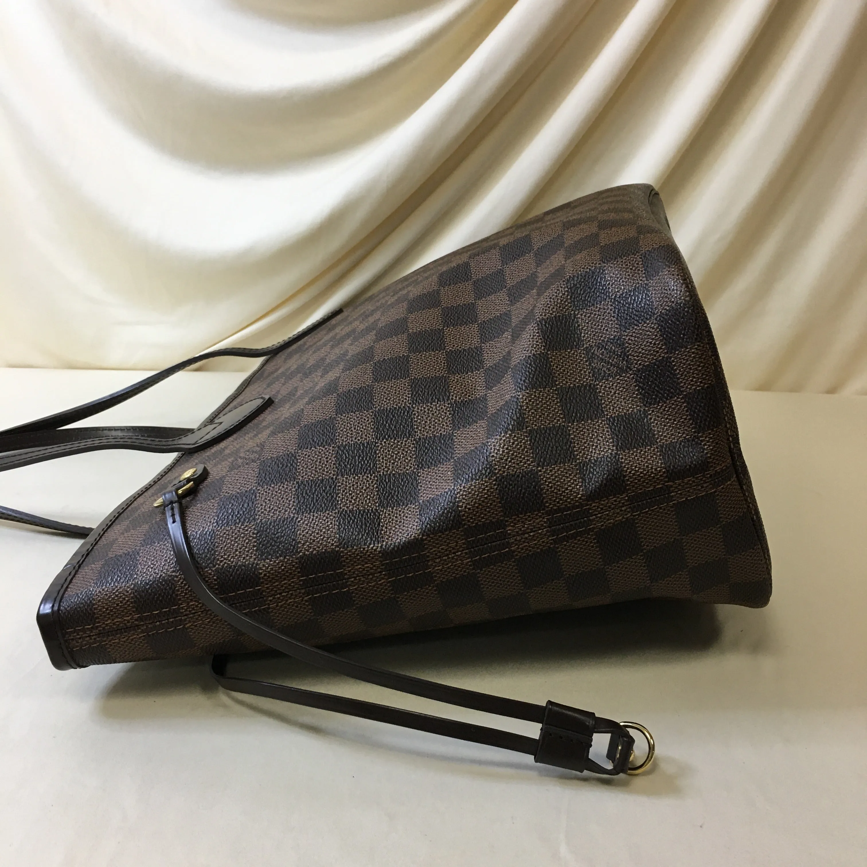 Louis Vuitton Damier Ebene Coated Canvas Neverfull MM Tote Sku# 66723