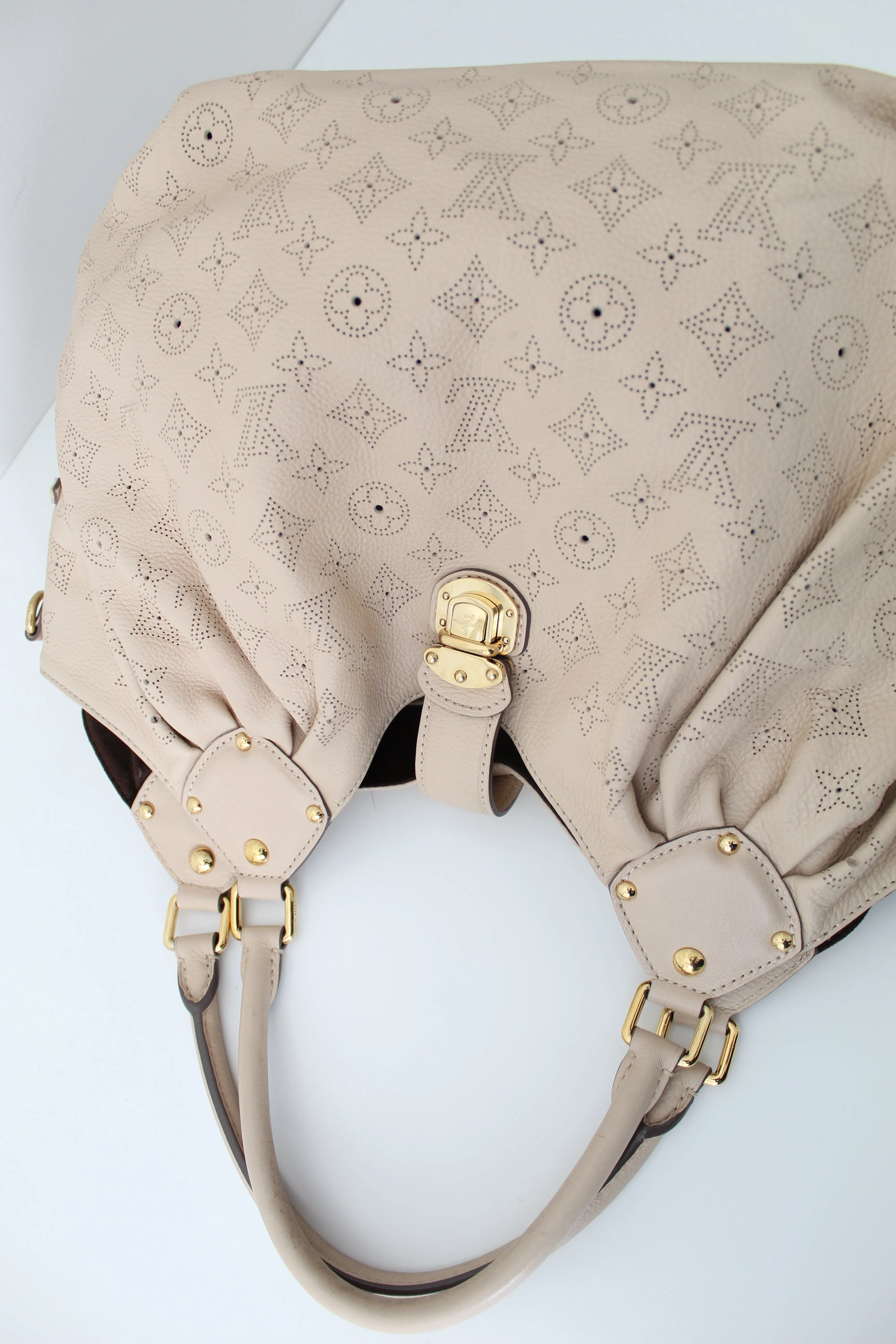 Louis Vuitton Mahina Hobo