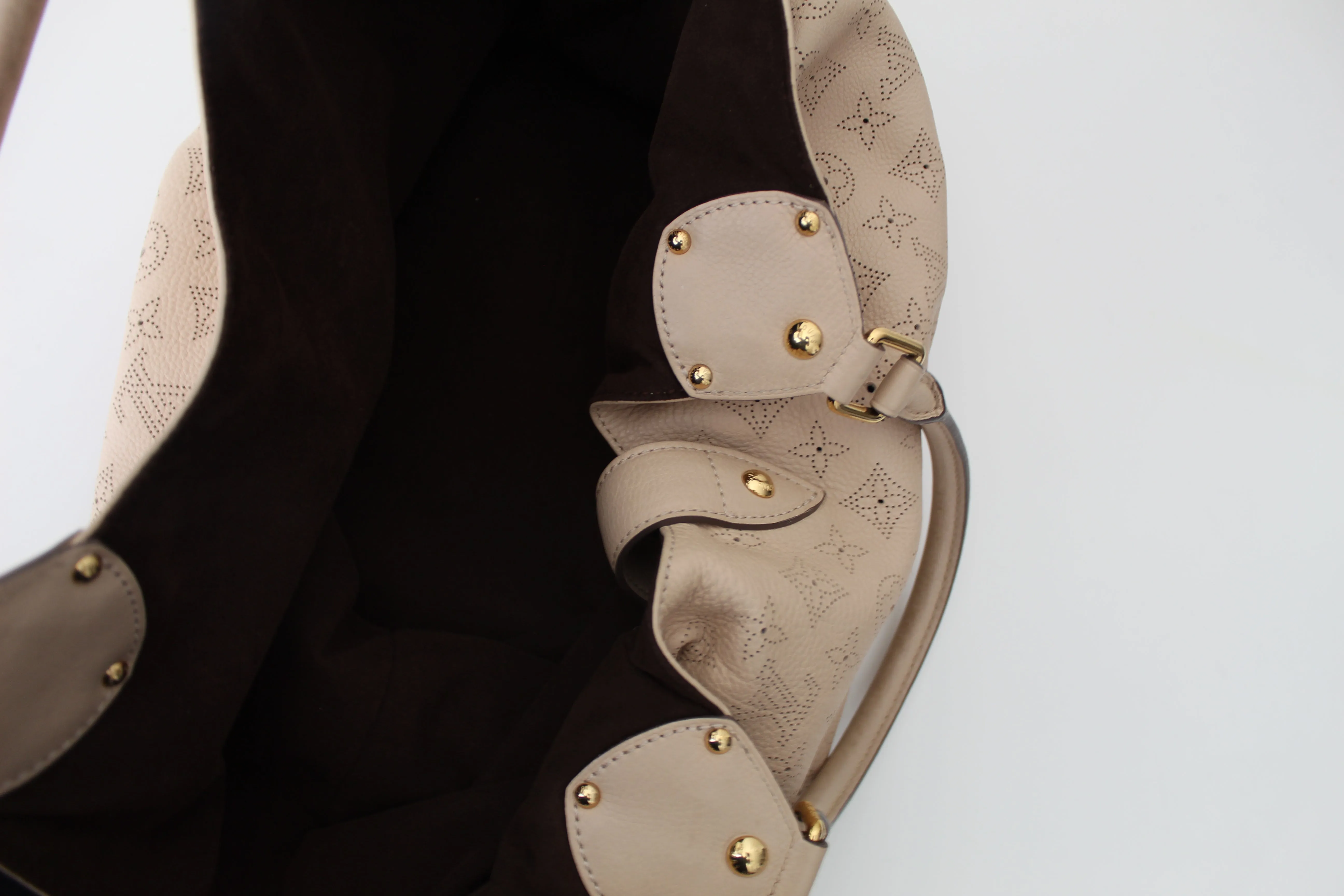 Louis Vuitton Mahina Hobo