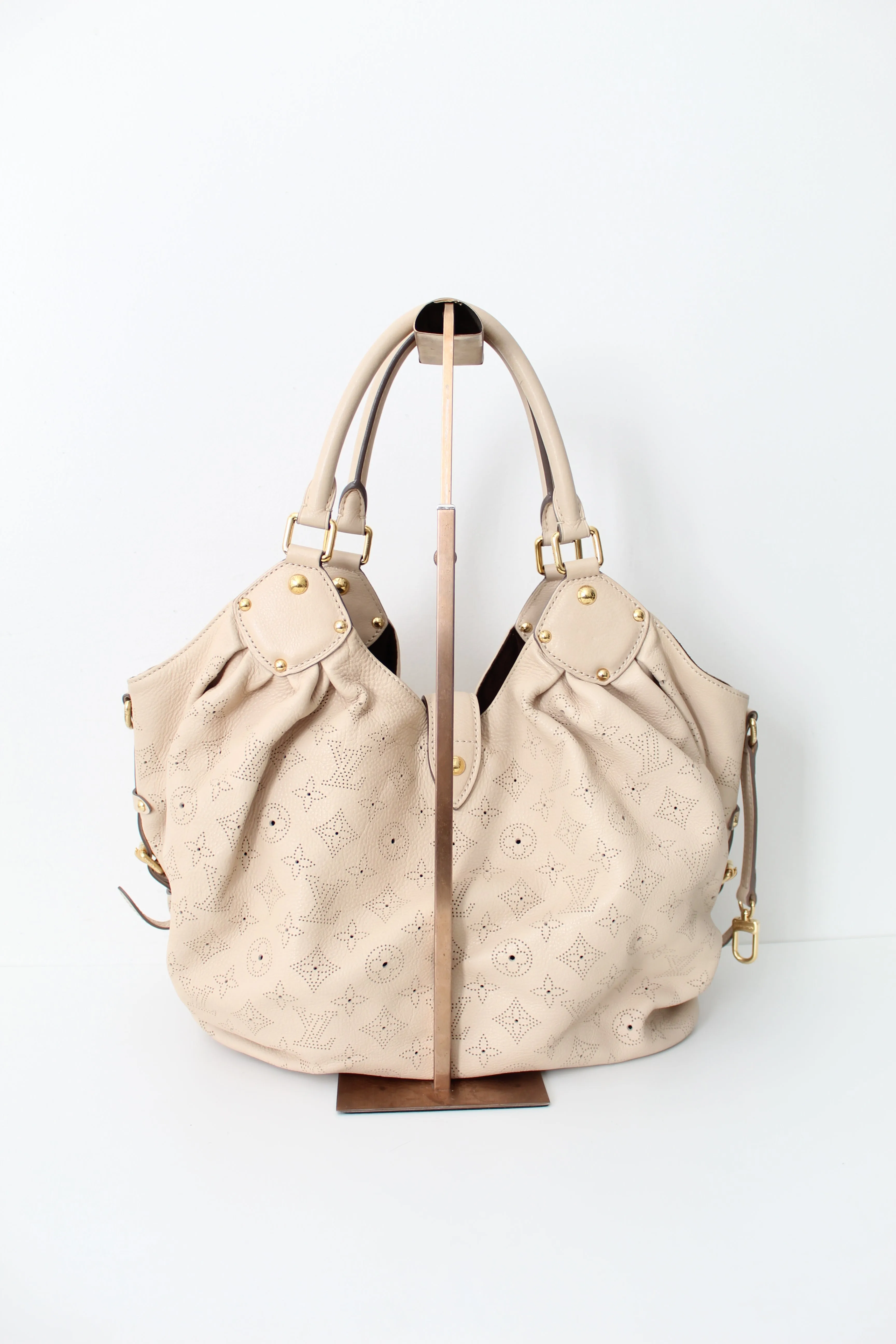 Louis Vuitton Mahina Hobo