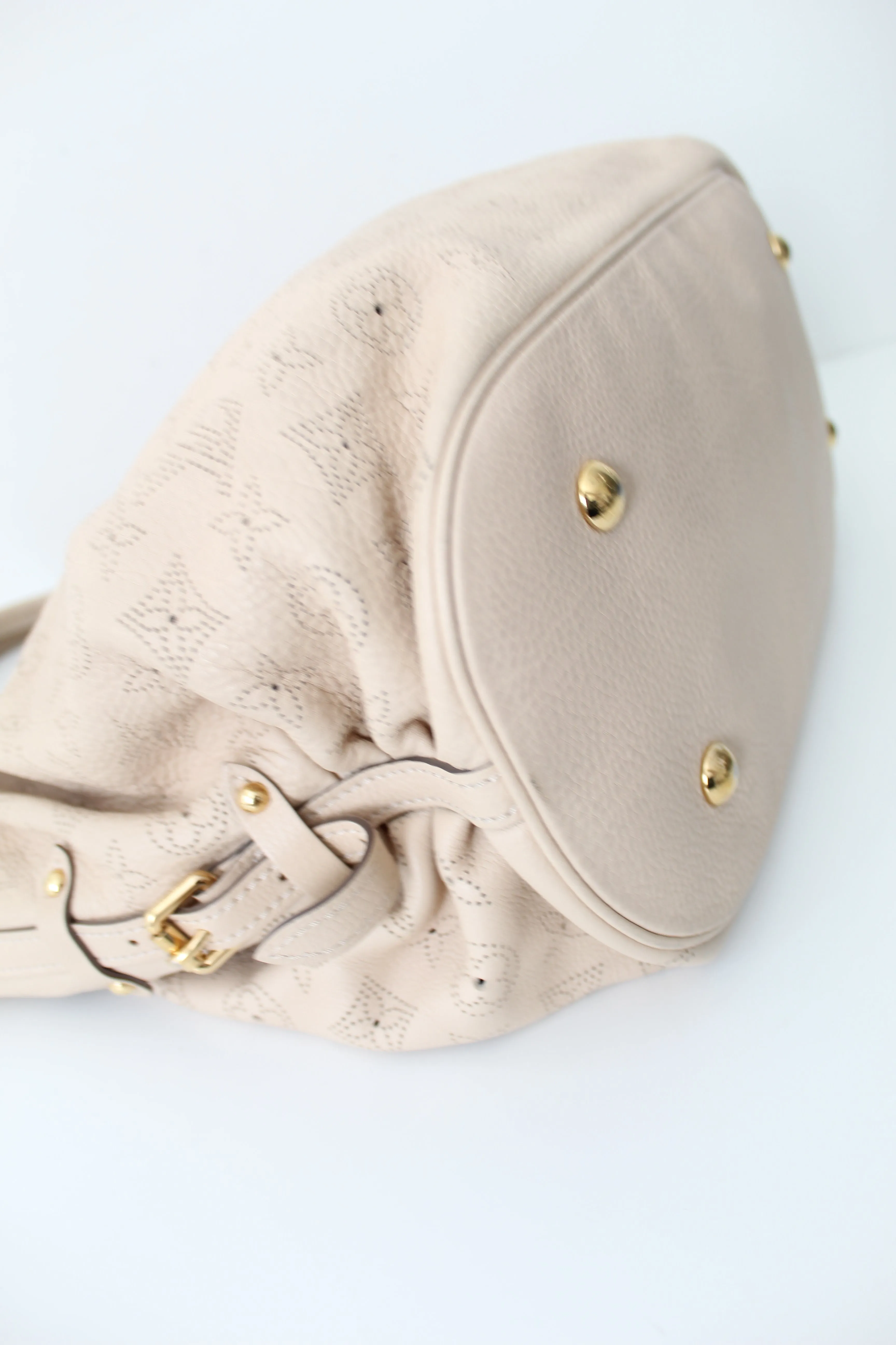 Louis Vuitton Mahina Hobo