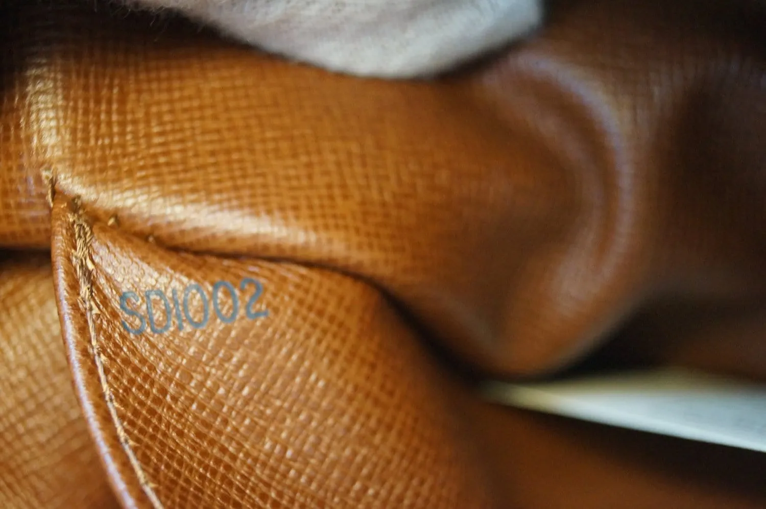 LOUIS VUITTON Monogram Canvas Cite MM Shoulder Bag