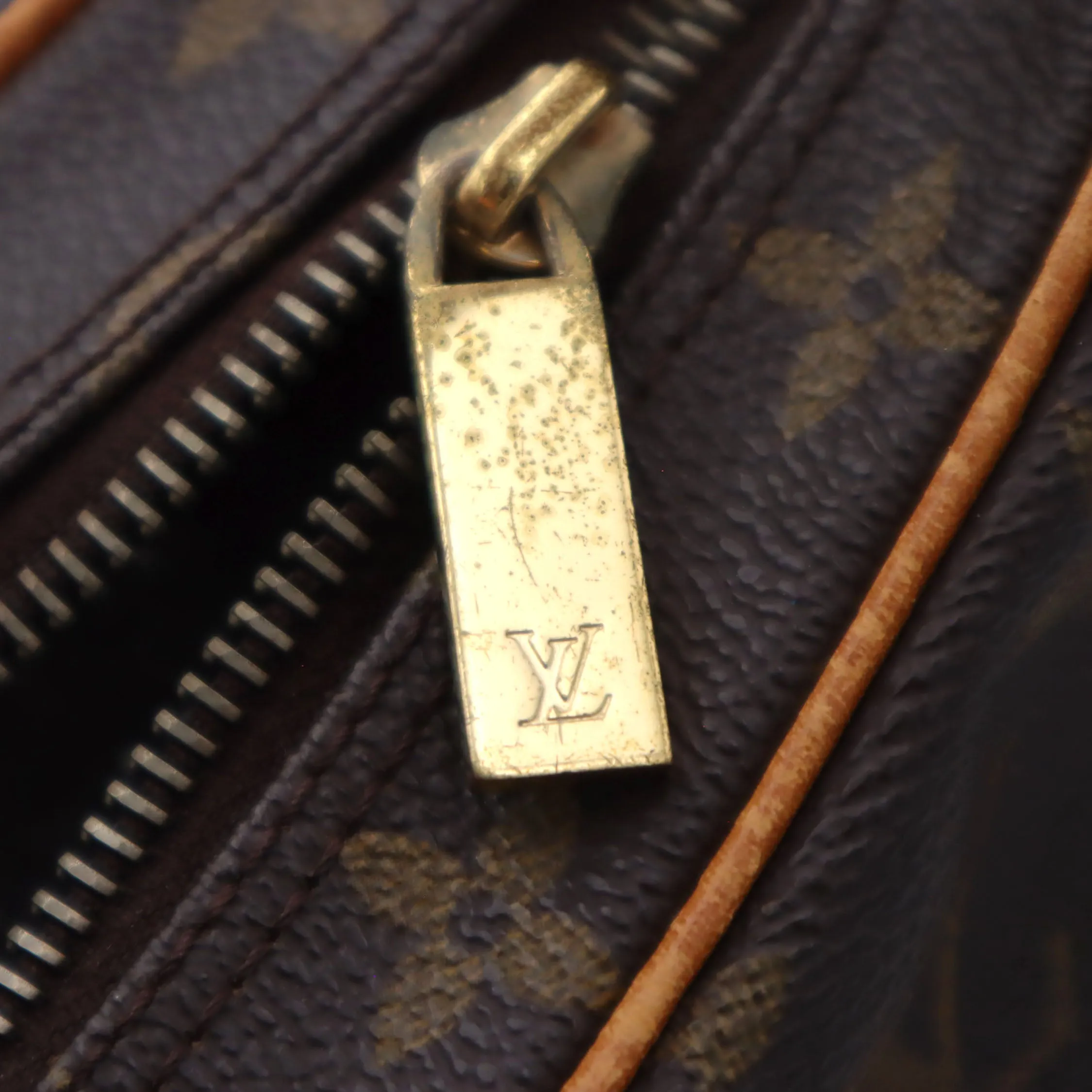 Louis Vuitton Monogram Canvas Croissant MM Shoulder Bag FL0023