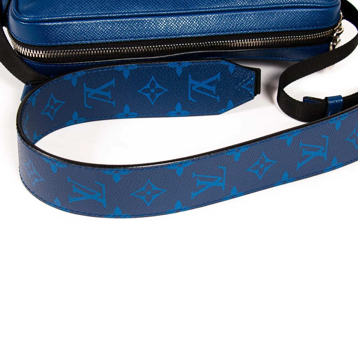 Louis Vuitton Taigarama Outdoor Messenger
