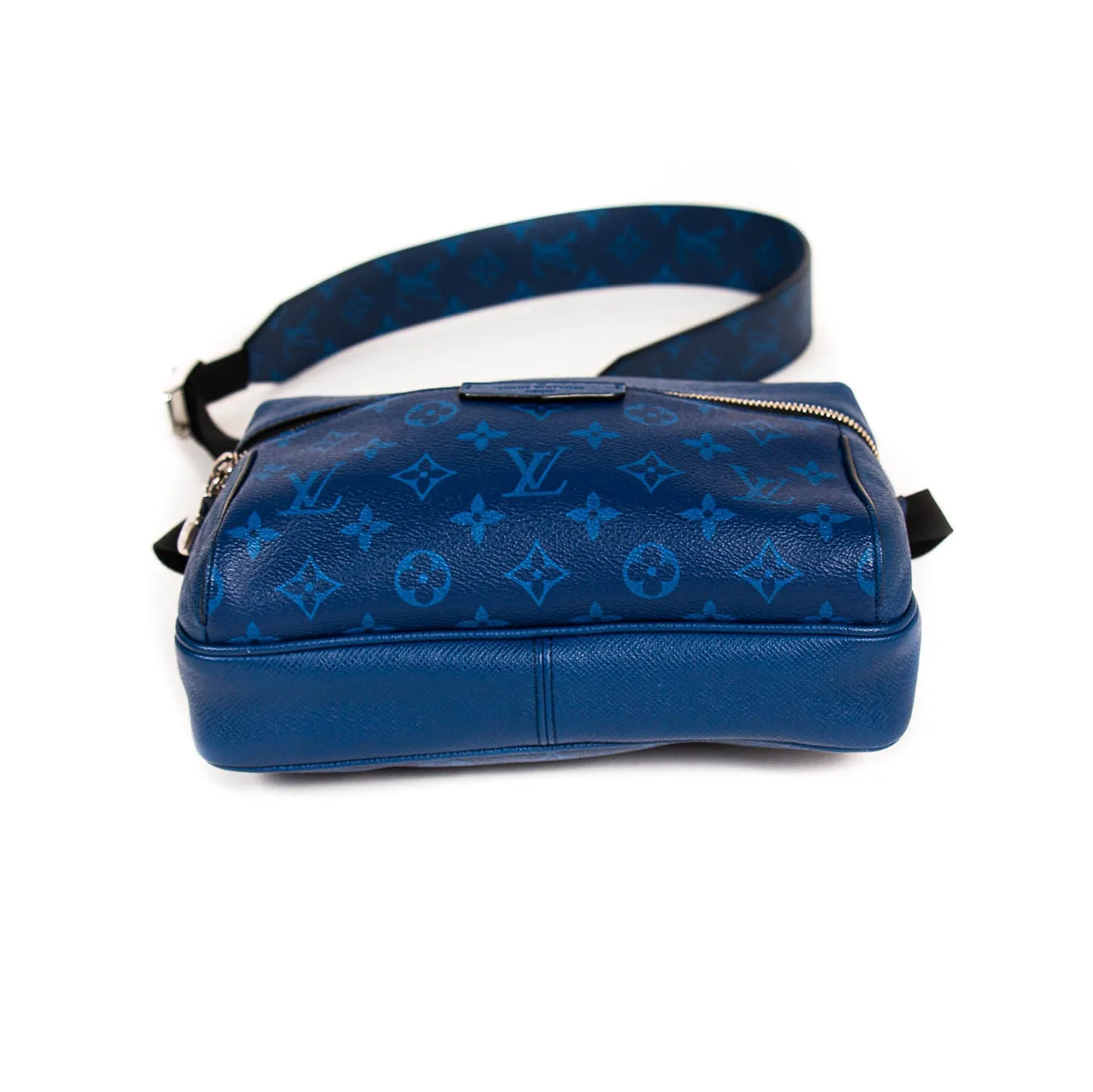 Louis Vuitton Taigarama Outdoor Messenger