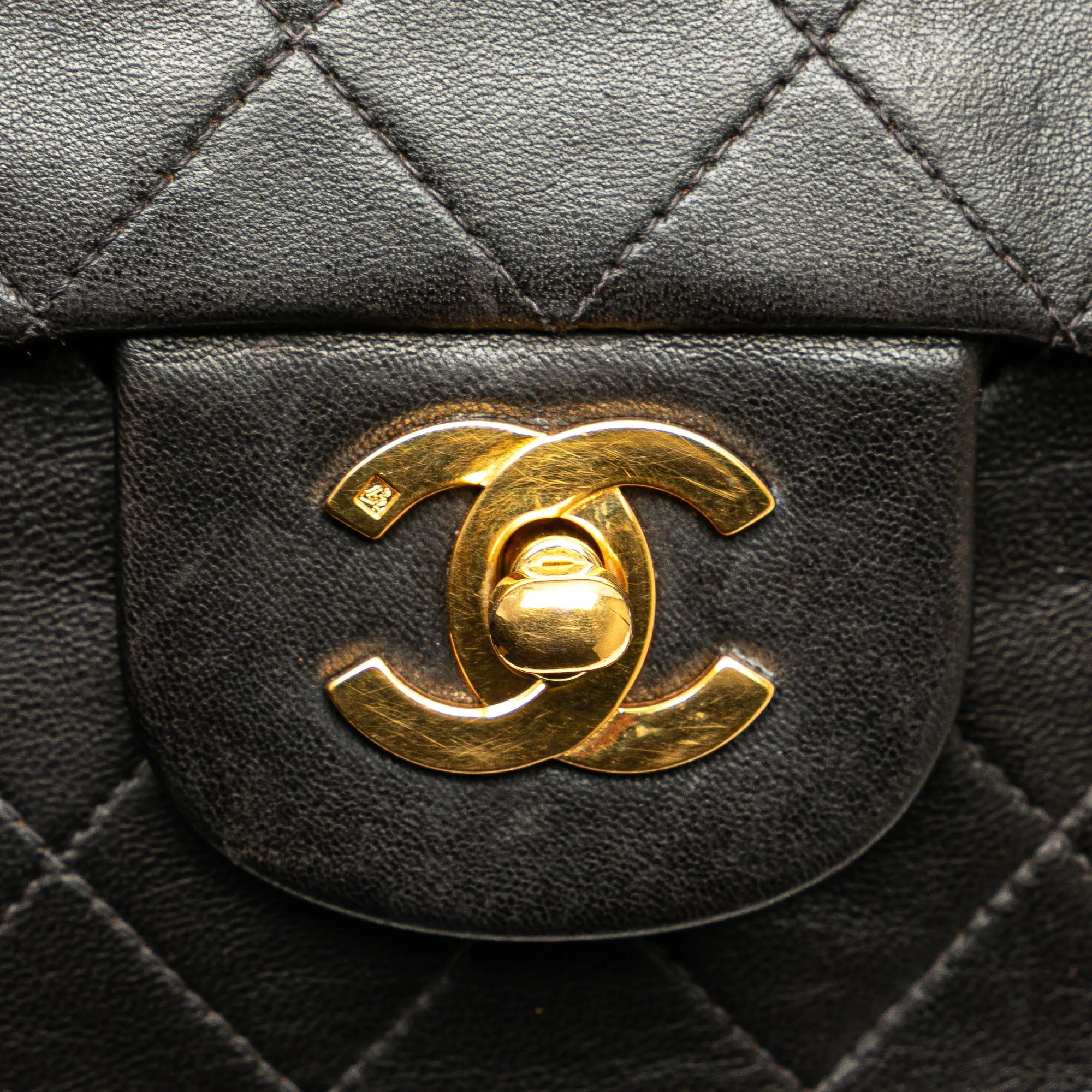 Medium Classic Lambskin Double Flap