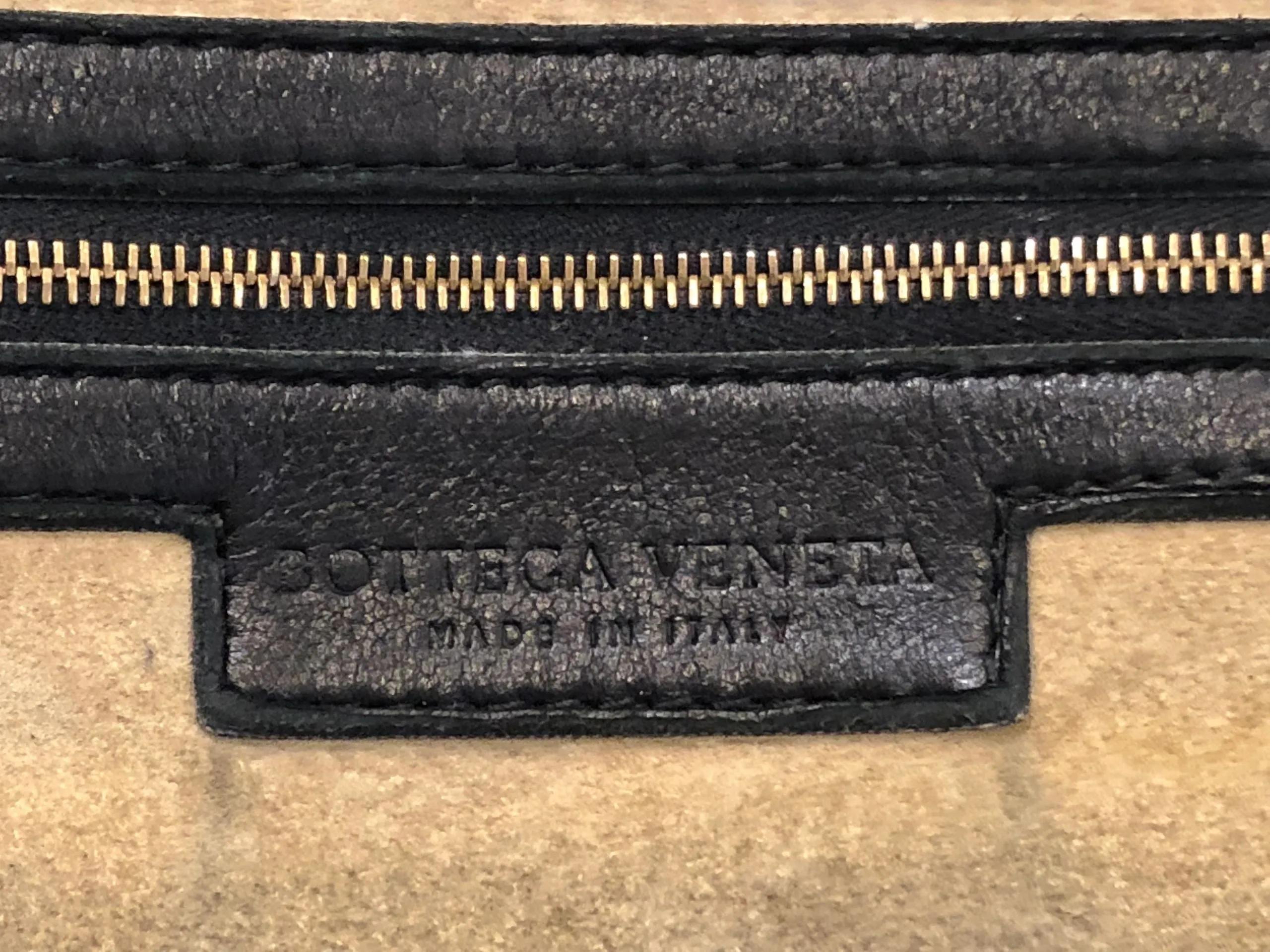 Medium Intrecciato Hobo Bag
