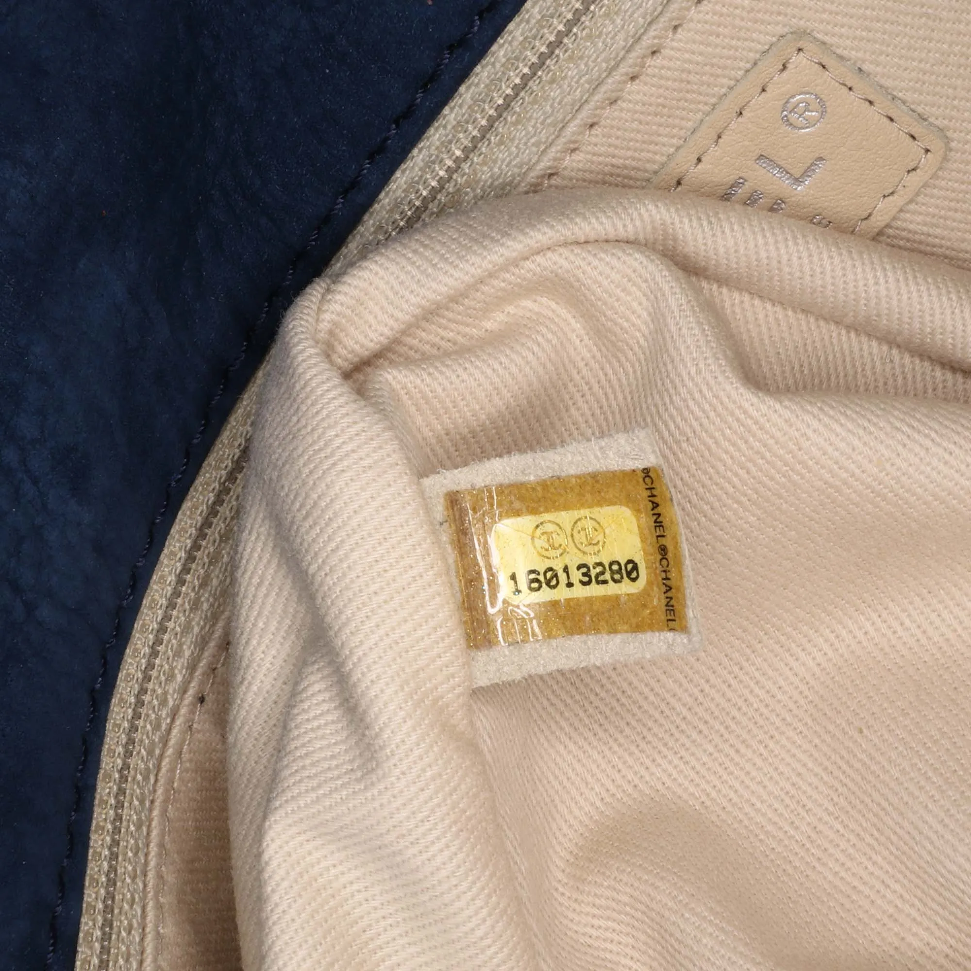 Medium Quilted Nubuck Natural Beauty Split Pocket Flap