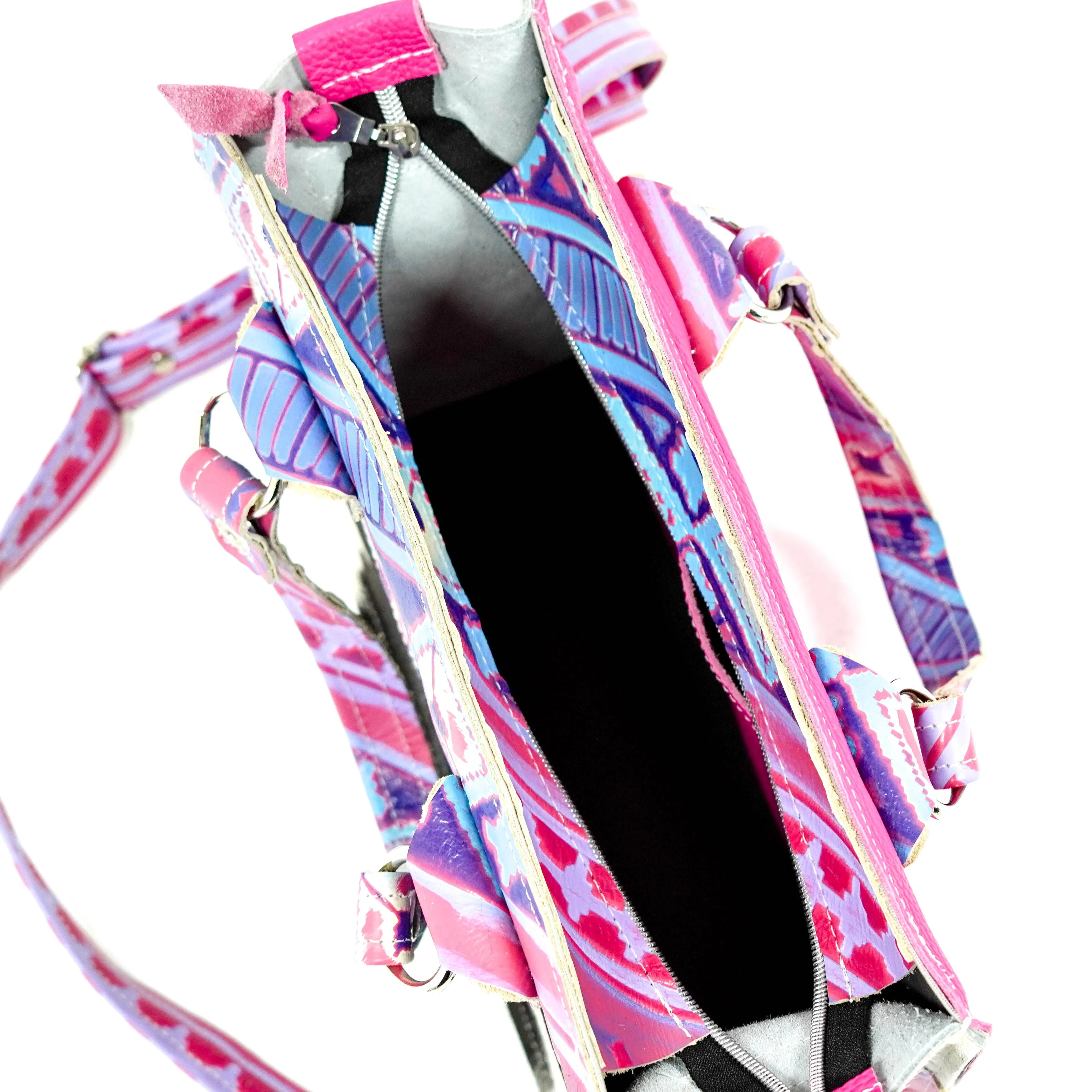 Minnie Pearl - Black & White w/ Unicorn Navajo