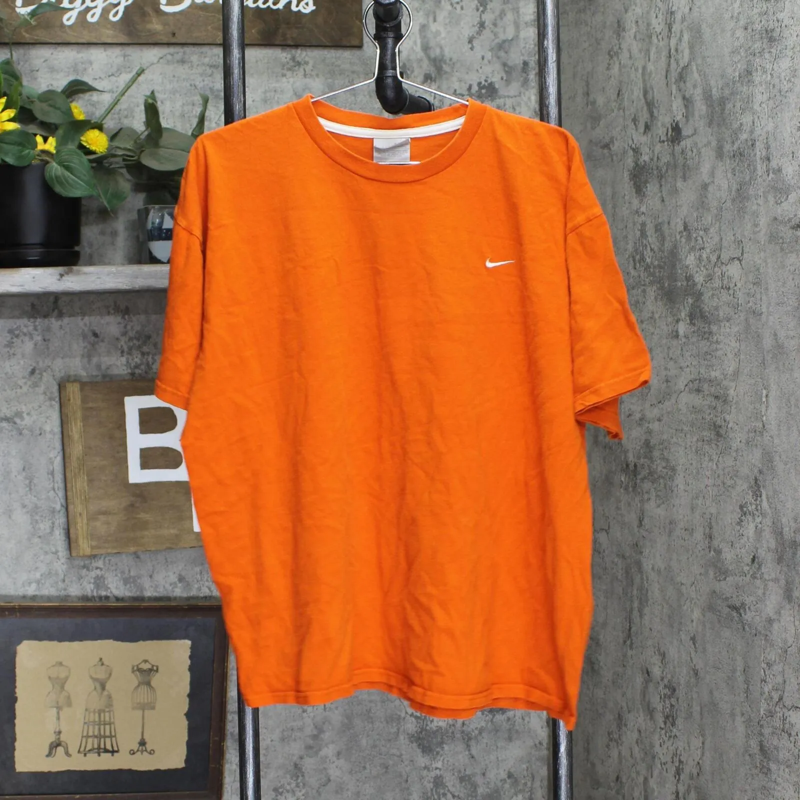 Nike Mens Vintage Cotton Short Sleeve T-Shirt Tee 166f50cc4dfae7 Orange XL