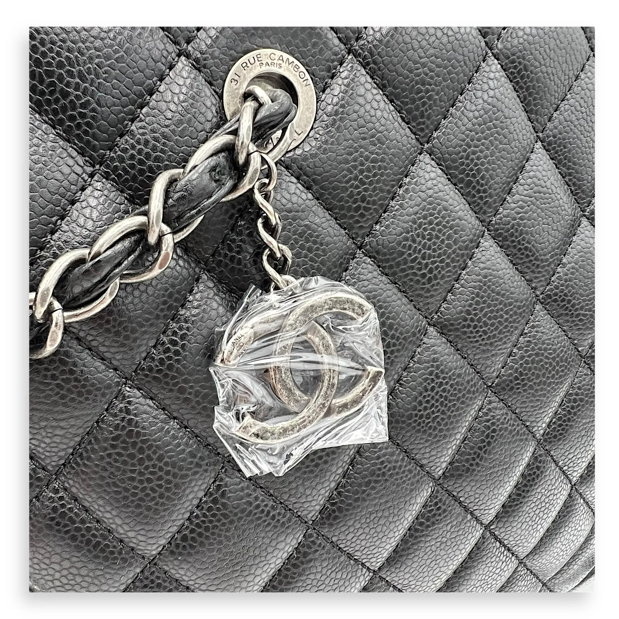 Others Black Tote Bag in Caviar Leather, Ruthenium hardware