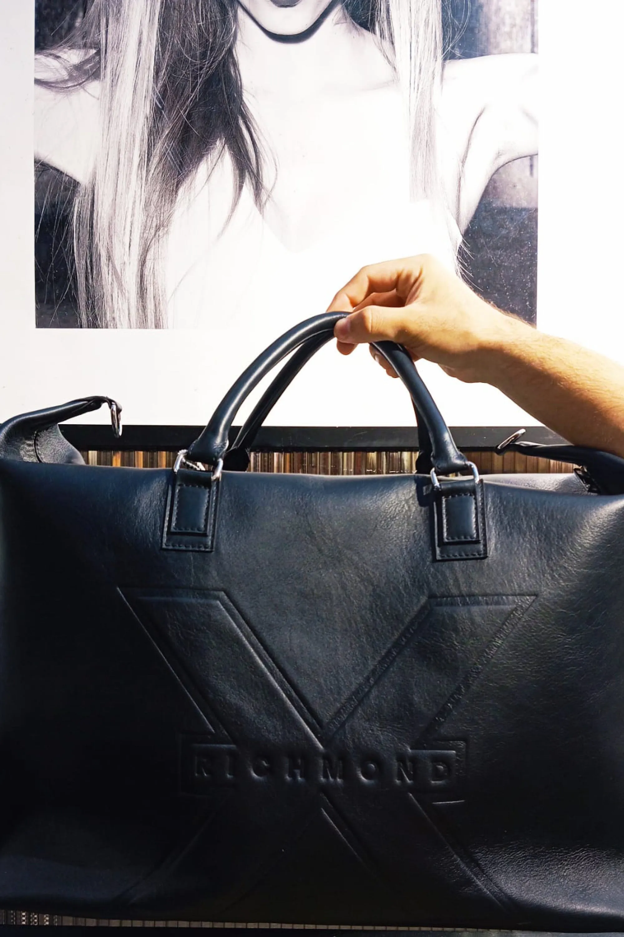 REAL LEATHER CARRYALL BAG