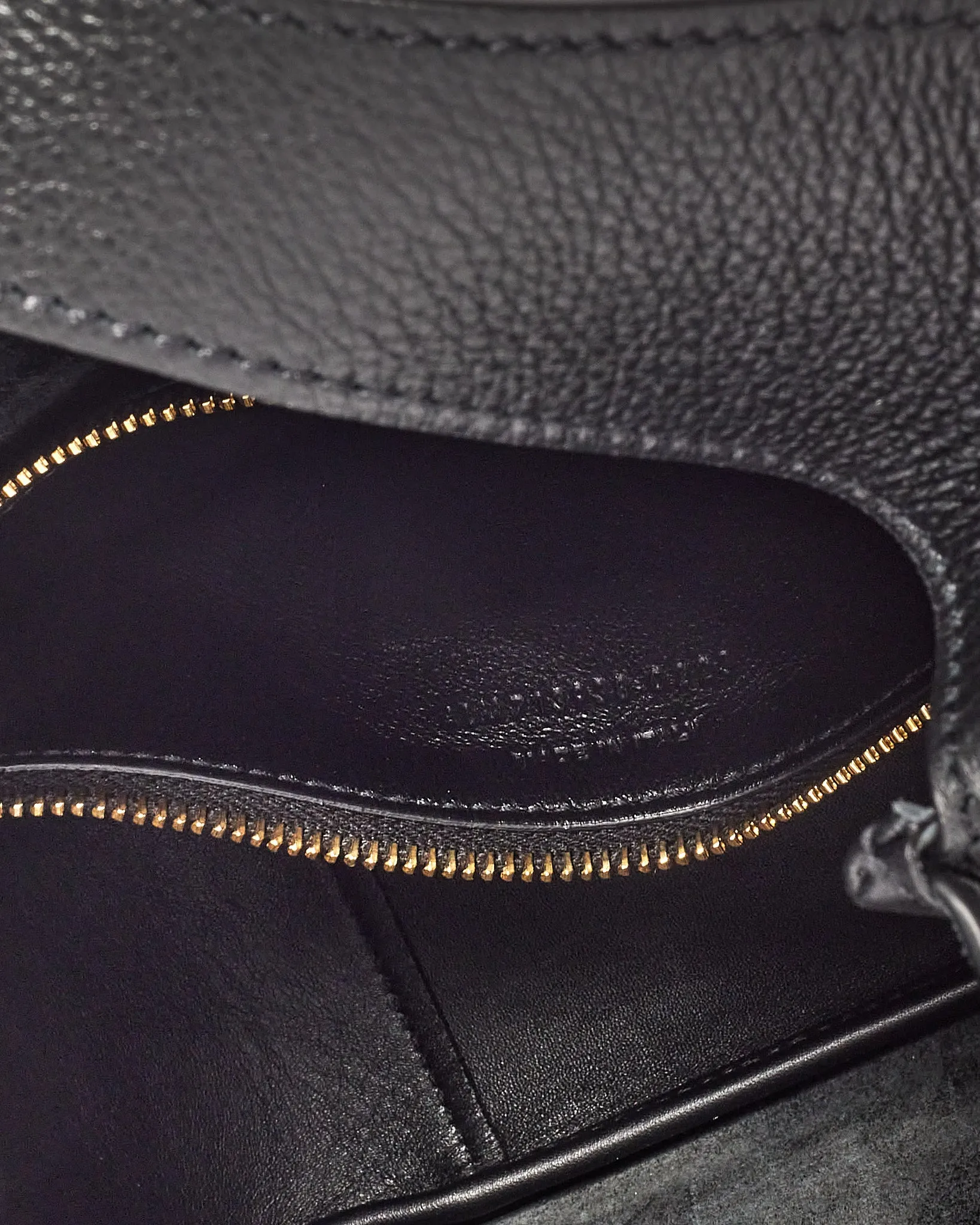 Saint Laurent Black Leather 5 à 7 Small Cassandra Hobo Bag