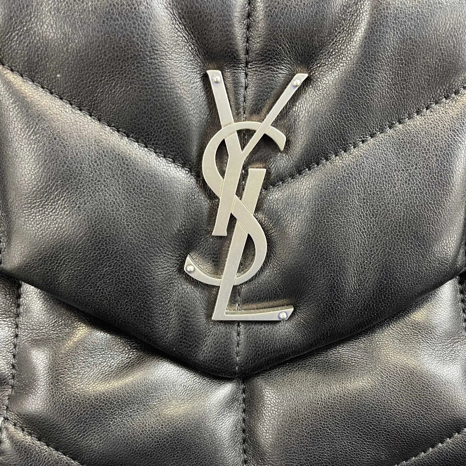 Saint Laurent - Excellent - Loulou Puffer Small - Black / Silver Shoulder Bag