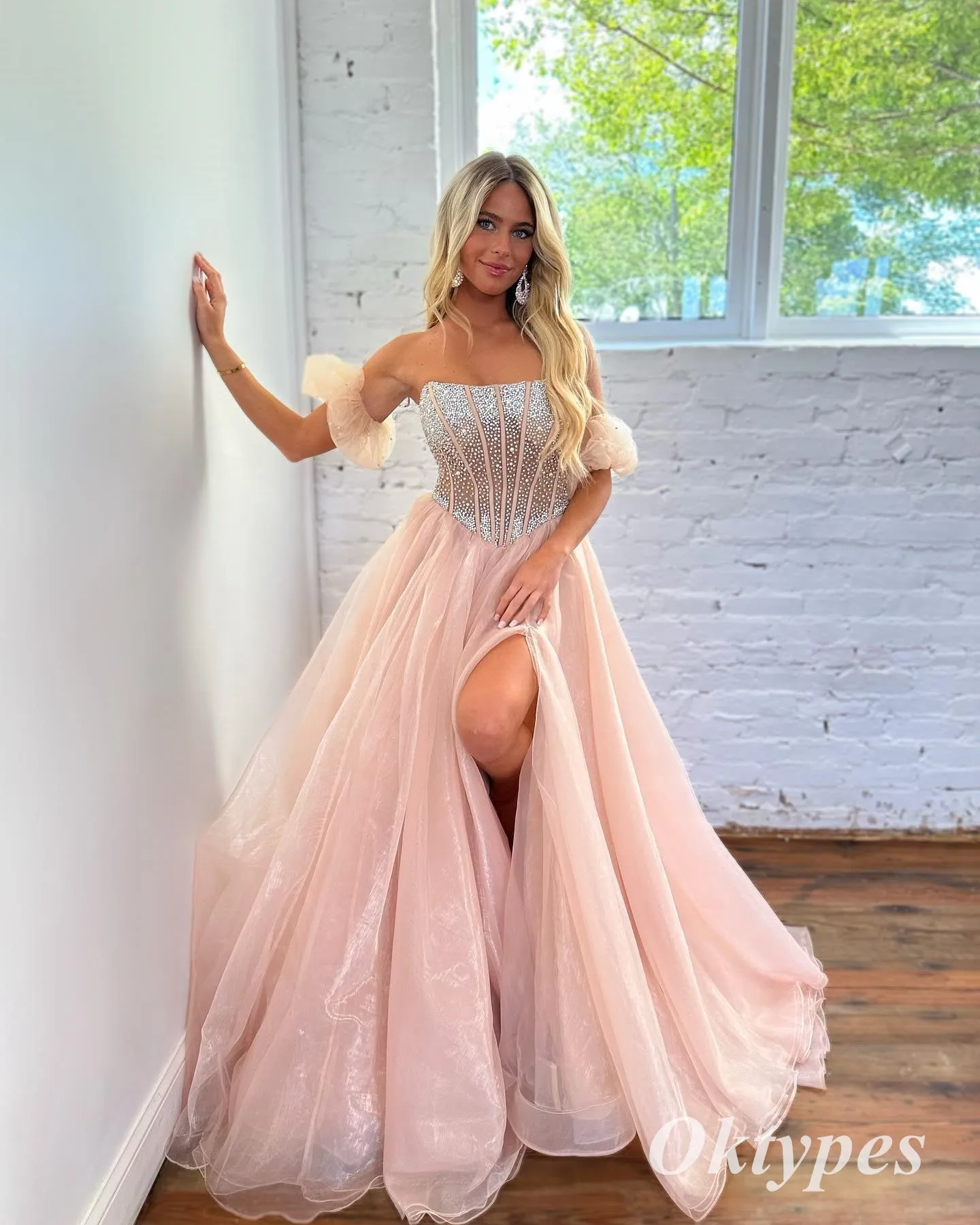 Sexy Special Fabric Sweetheart Sleeveless Side Slit A-Line Long Prom Dresses, PDS0984